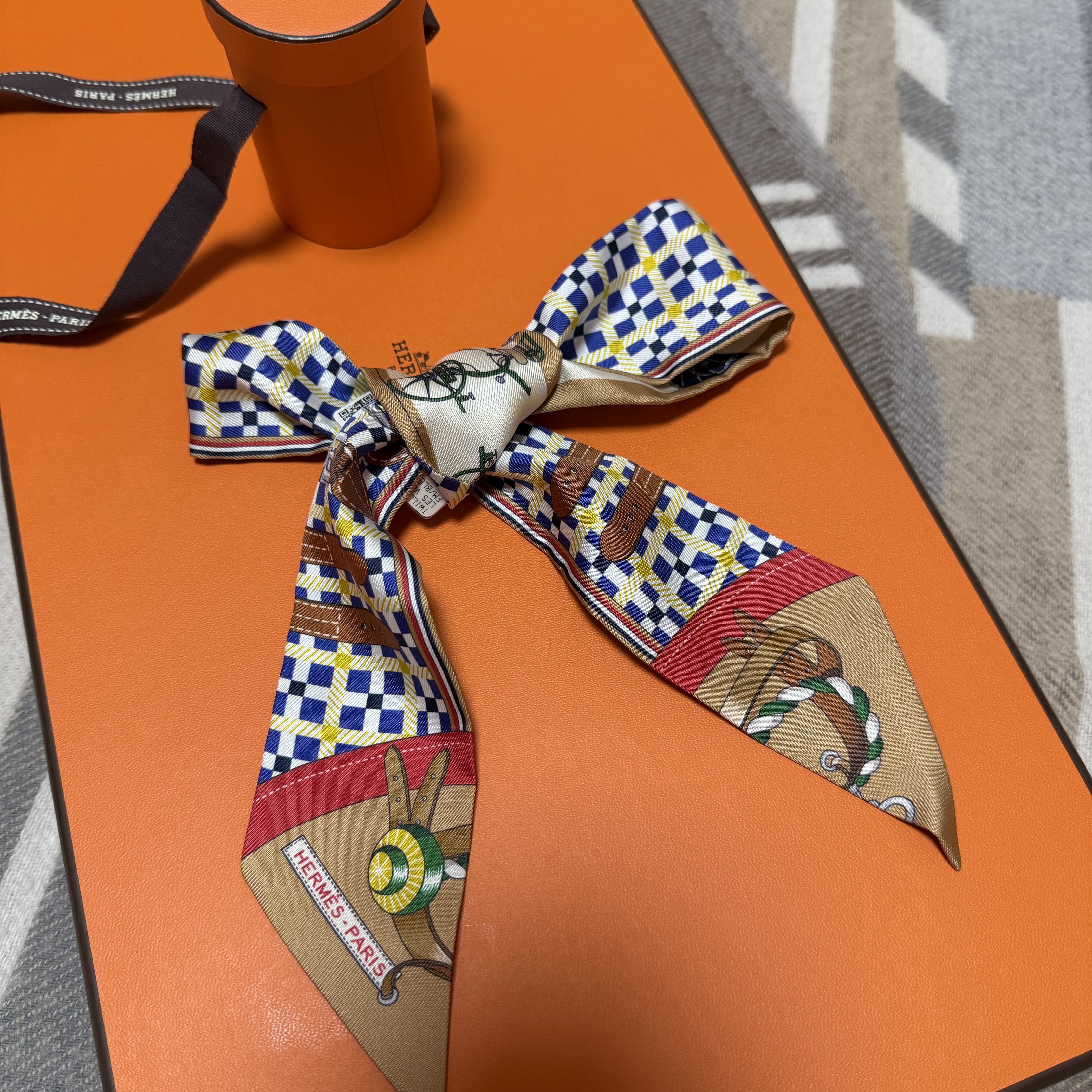 (W) Hermes Les Voitures Nouvelles Twilly Bleu Beige Rouge 착용 스타일 - 1