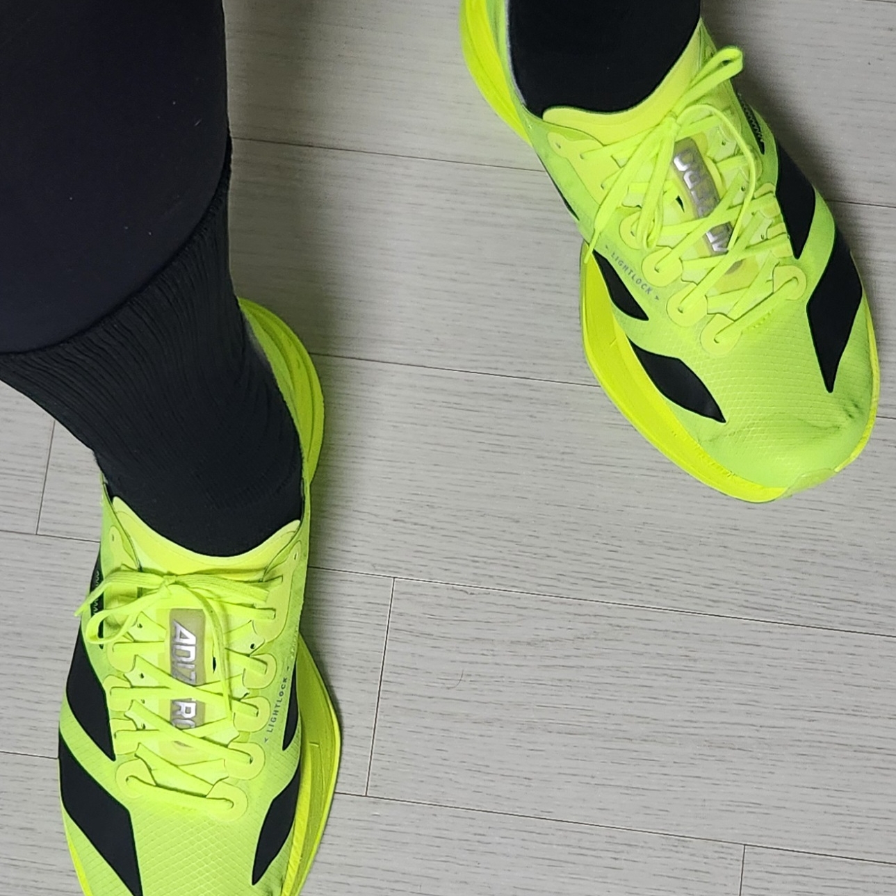 Adidas Adizero Adios Pro 4 Lucid Lemon Core Black 착용 스타일