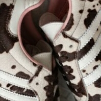 (W) Adidas Samba OG Cow Print 착용 스타일