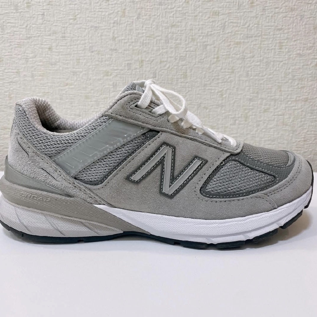 New Balance 990v4 Made in USA Grey Silver 착용 스타일