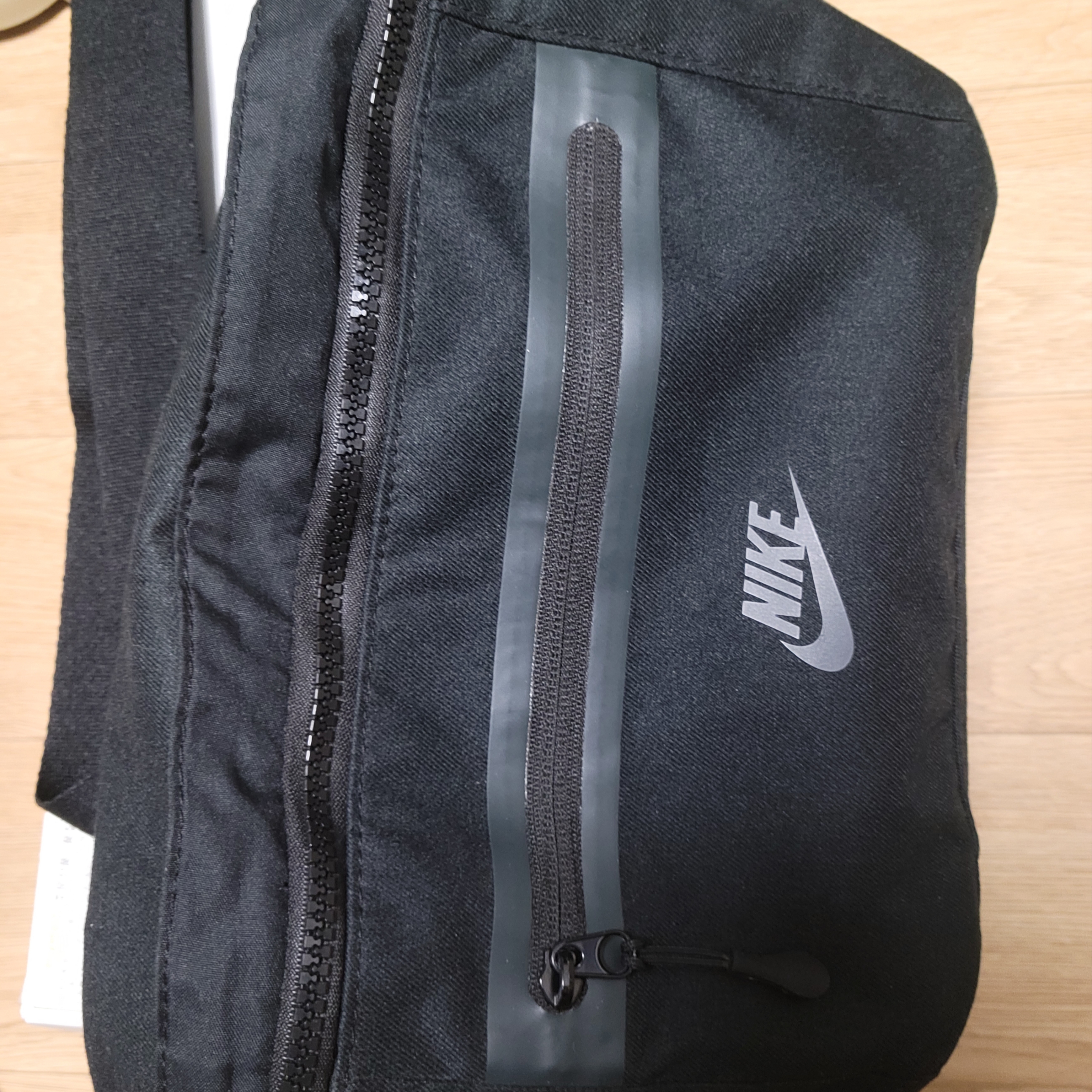 Nike Elemental Premium Fanny Pack 8L Black 착용 스타일
