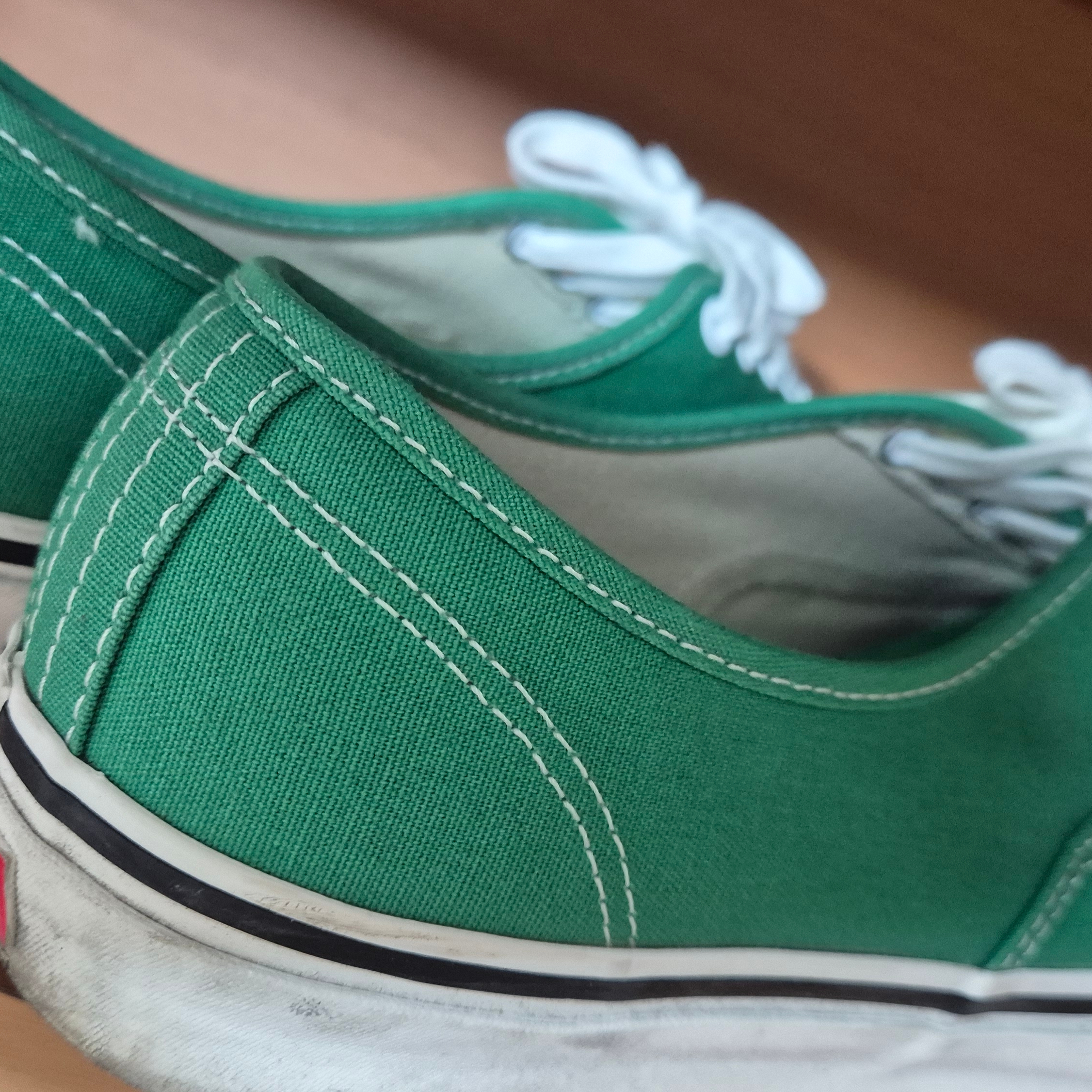 Vans Authentic 44 DX Anaheim Factory Emerald Green 착용 스타일