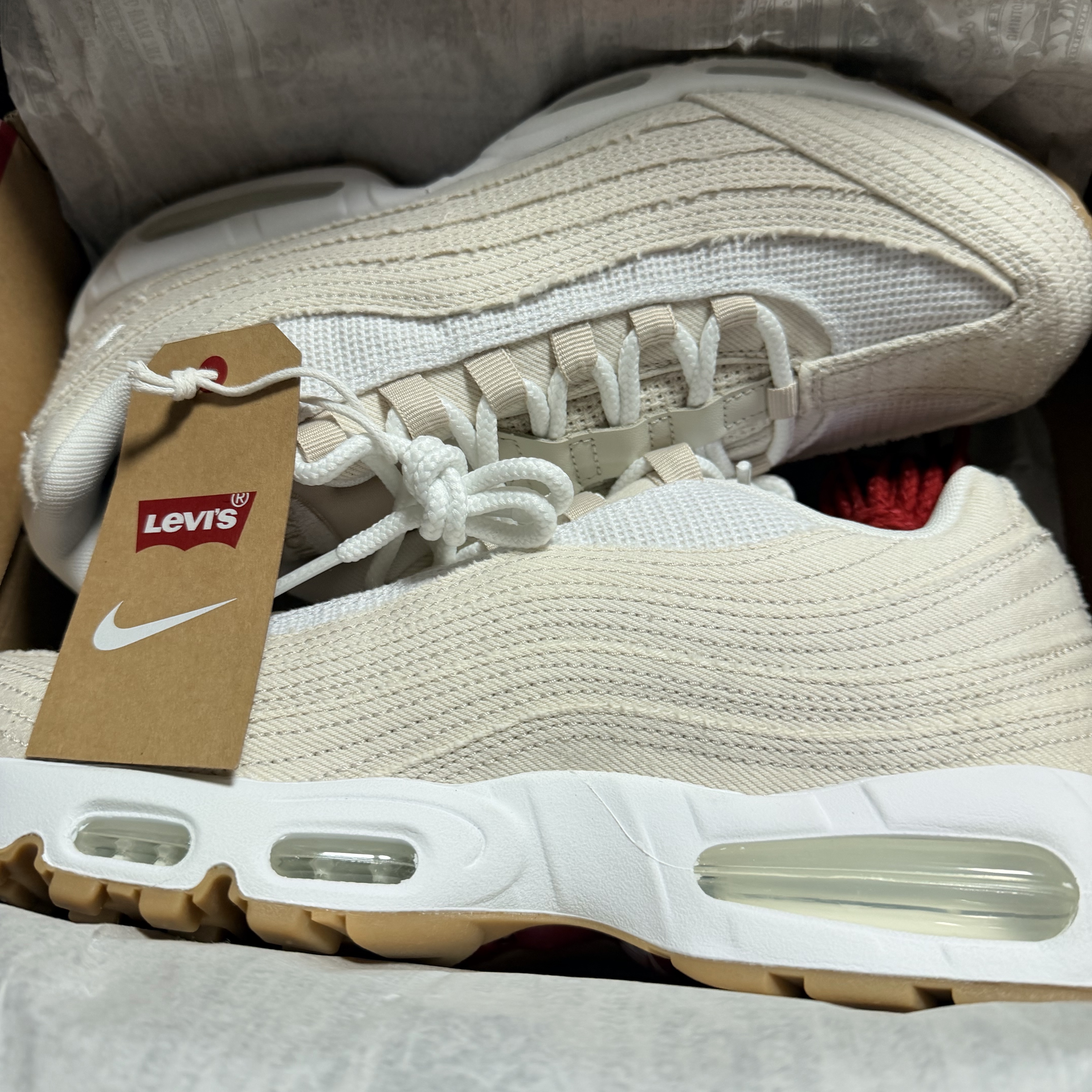 Nike x Levi's Air Max 95 White and Ecru 착용 스타일
