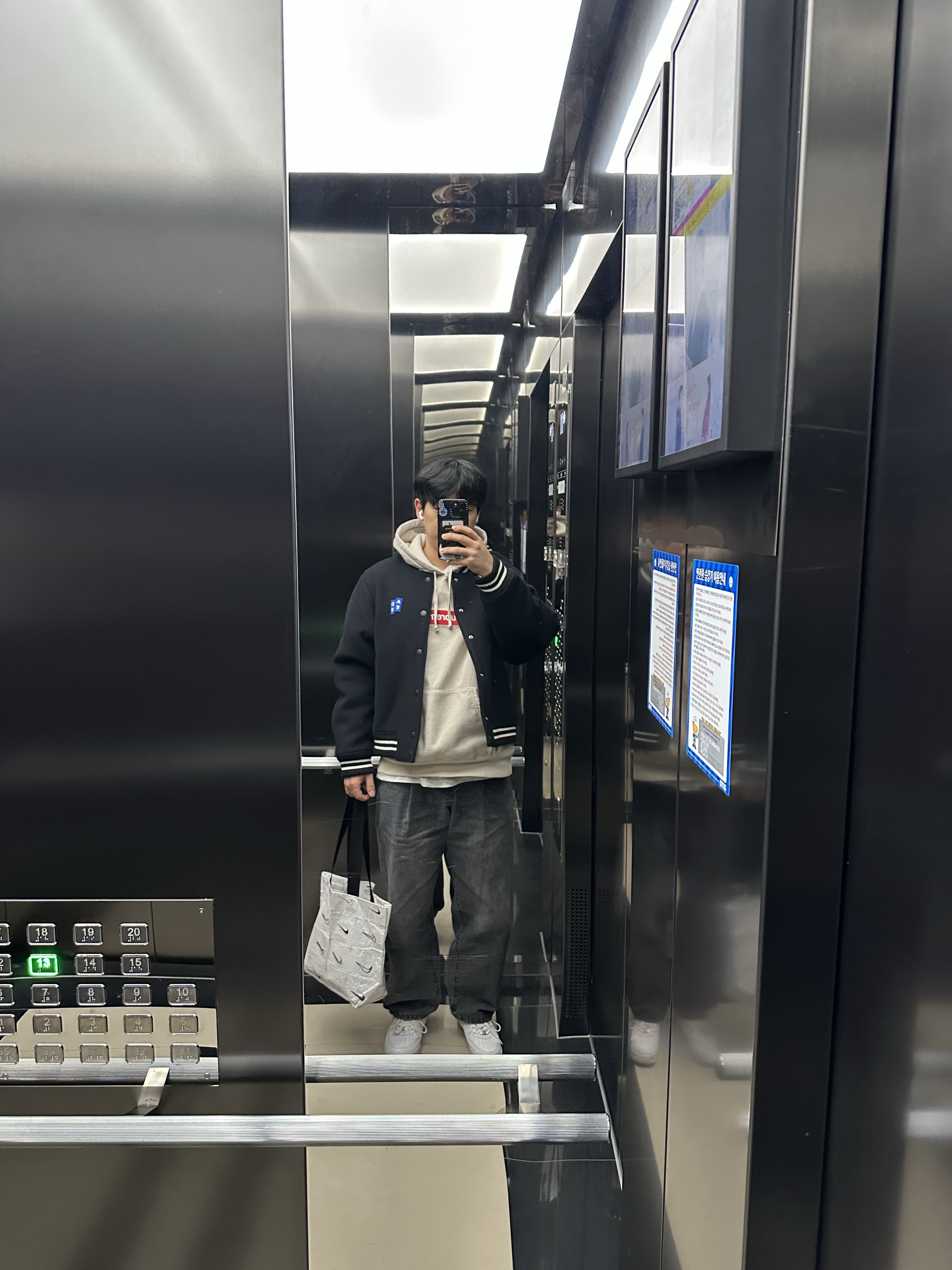 Ader Error Sig; TRS Tag Varsity Jacket 01 Noir 착용 스타일