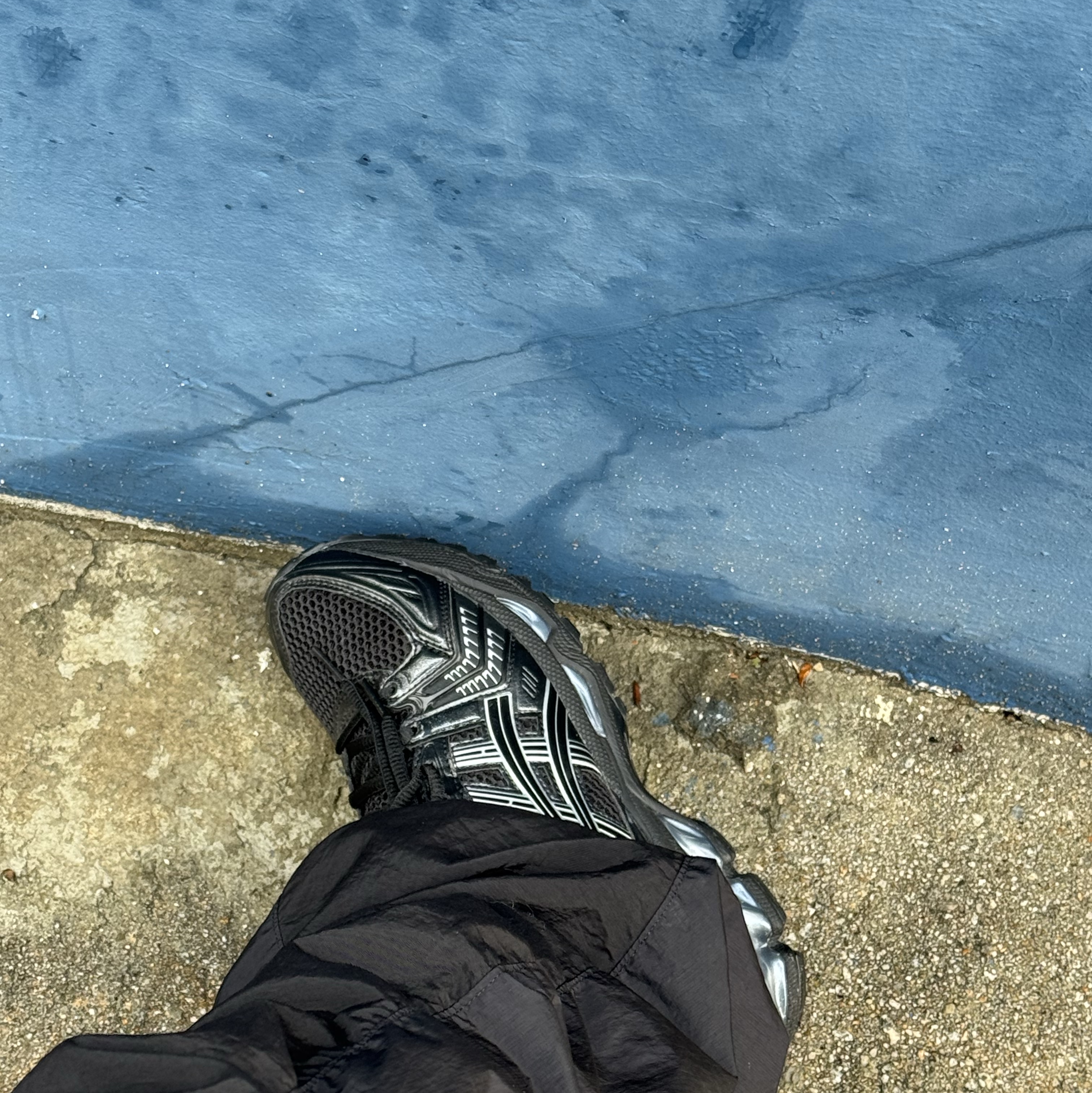 Asics Gel-Kayano 14 Black Pure Silver 착용 스타일