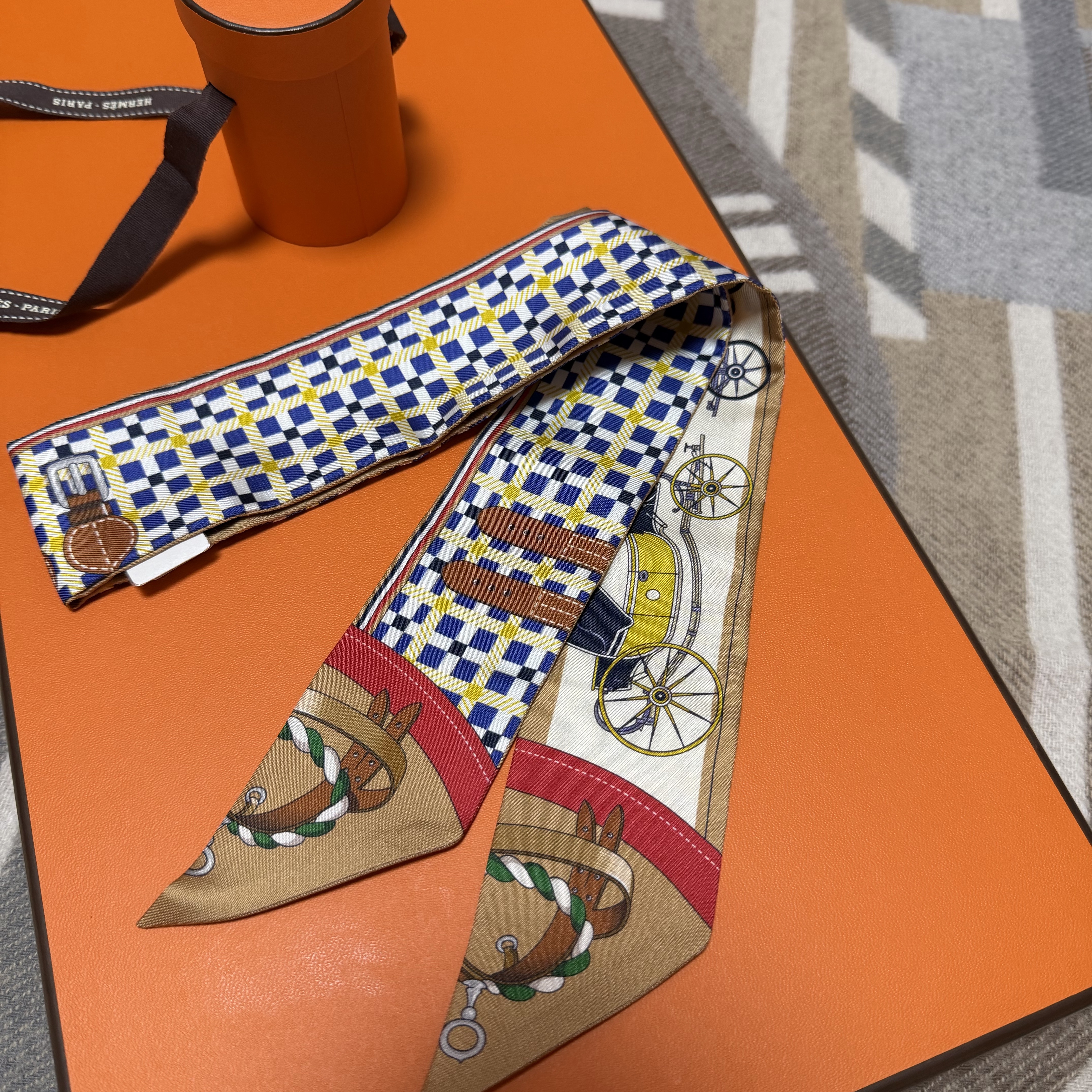 (W) Hermes Les Voitures Nouvelles Twilly Bleu Beige Rouge 착용 스타일 - 2