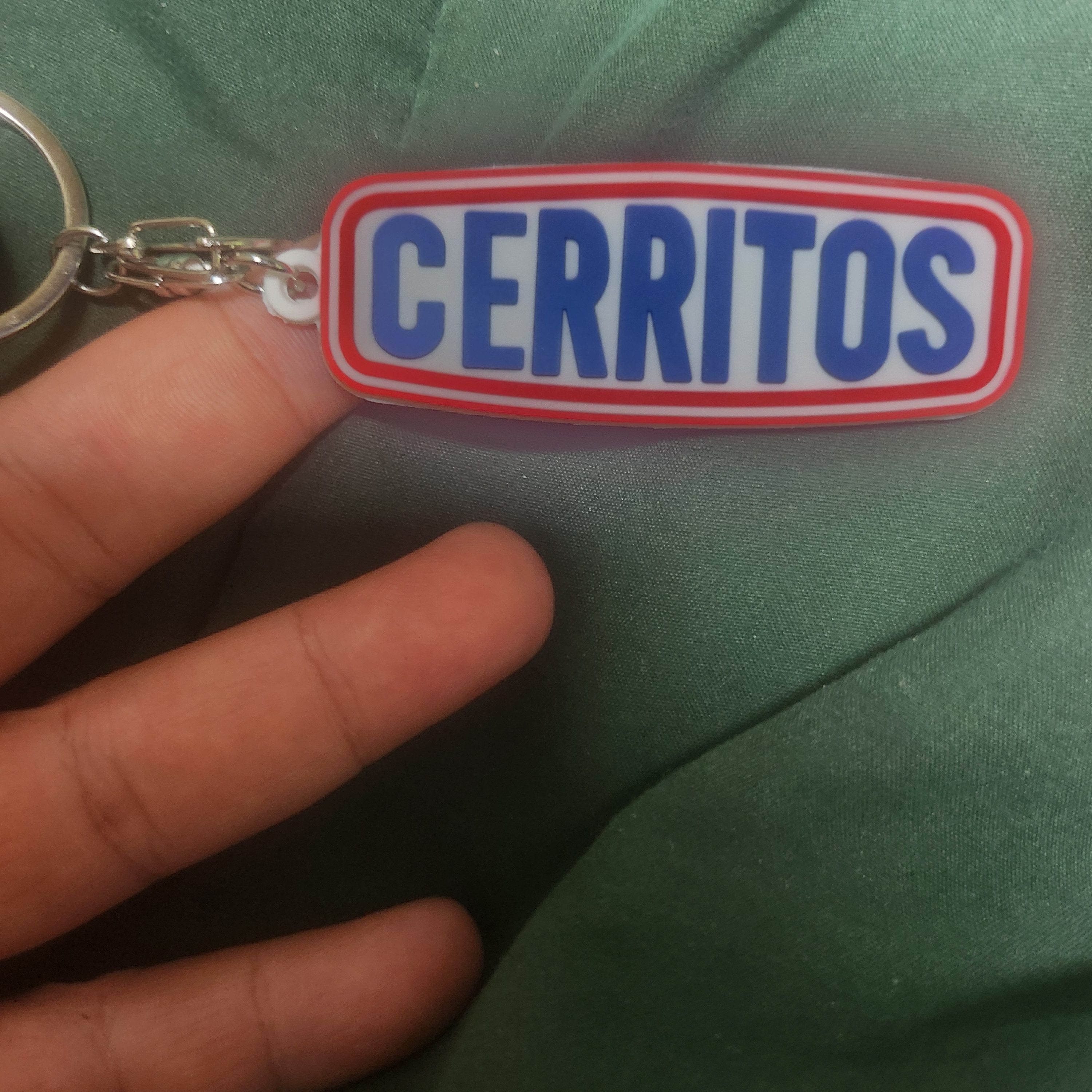 Hotel Cerritos Candy Silicone Key Ring Red 착용 스타일