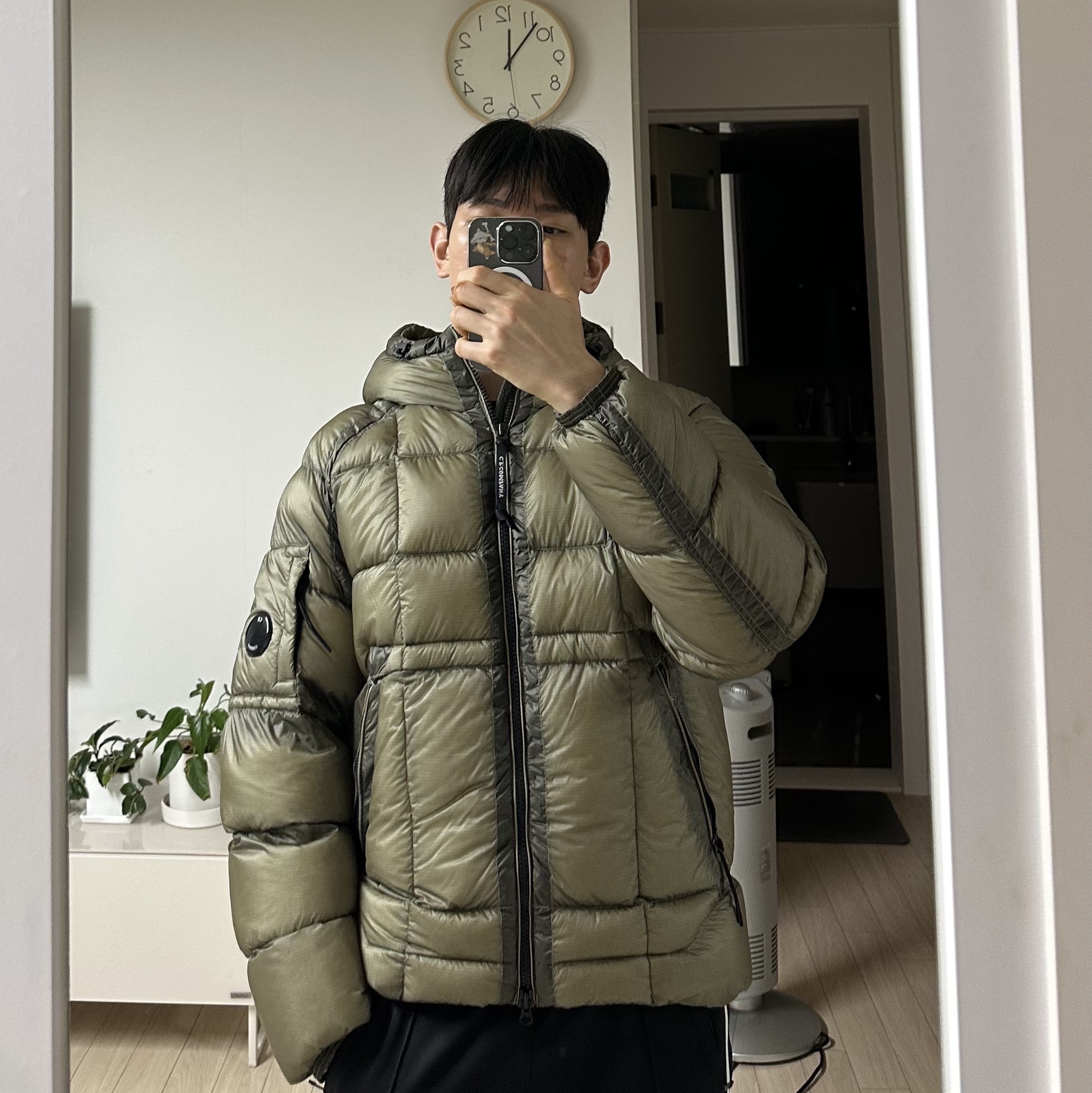 C.P. Company D.D. Shell Hooded Down Jacket Fungi Grey - 25FW 착용 스타일 - 1