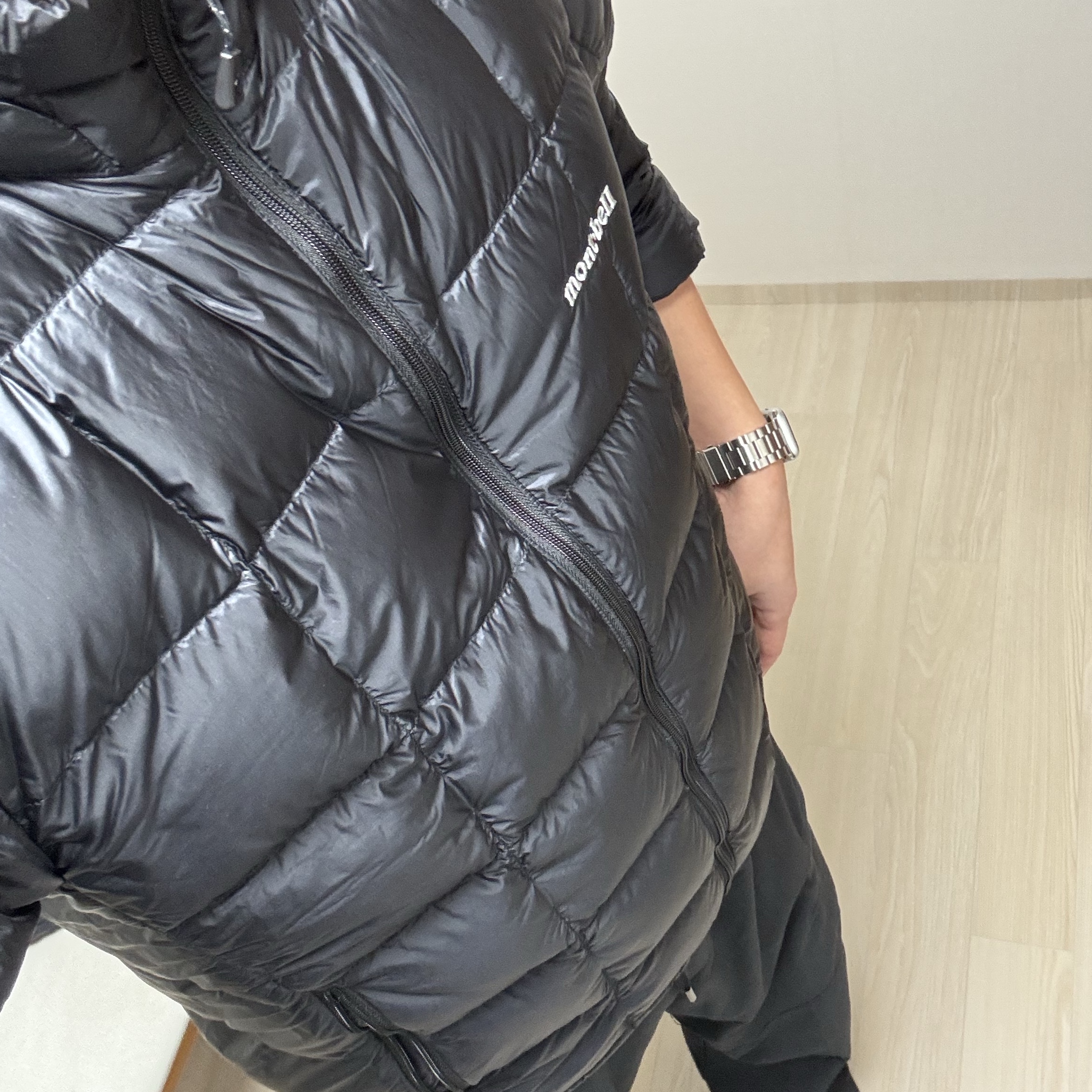 Montbell Superior Down Jacket Black 착용 스타일 - 3