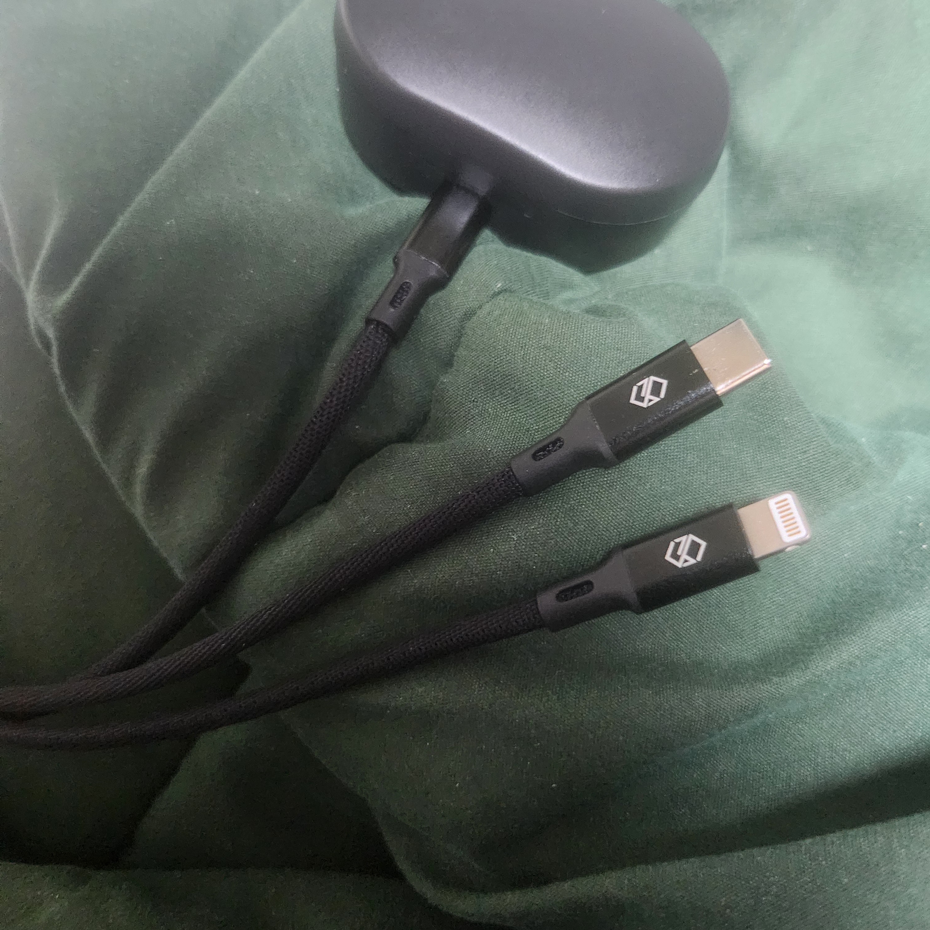 SINJIMORU 3-in-1 QC 3.0 Quick Charging USB Cable 1.7M 착용 스타일