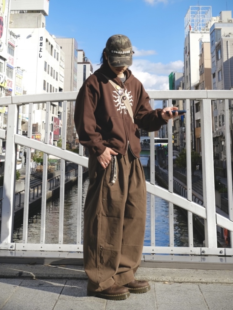 Dr. Martens 1461 Bex Crazy Horse Dark Brown 착용 스타일 - 1