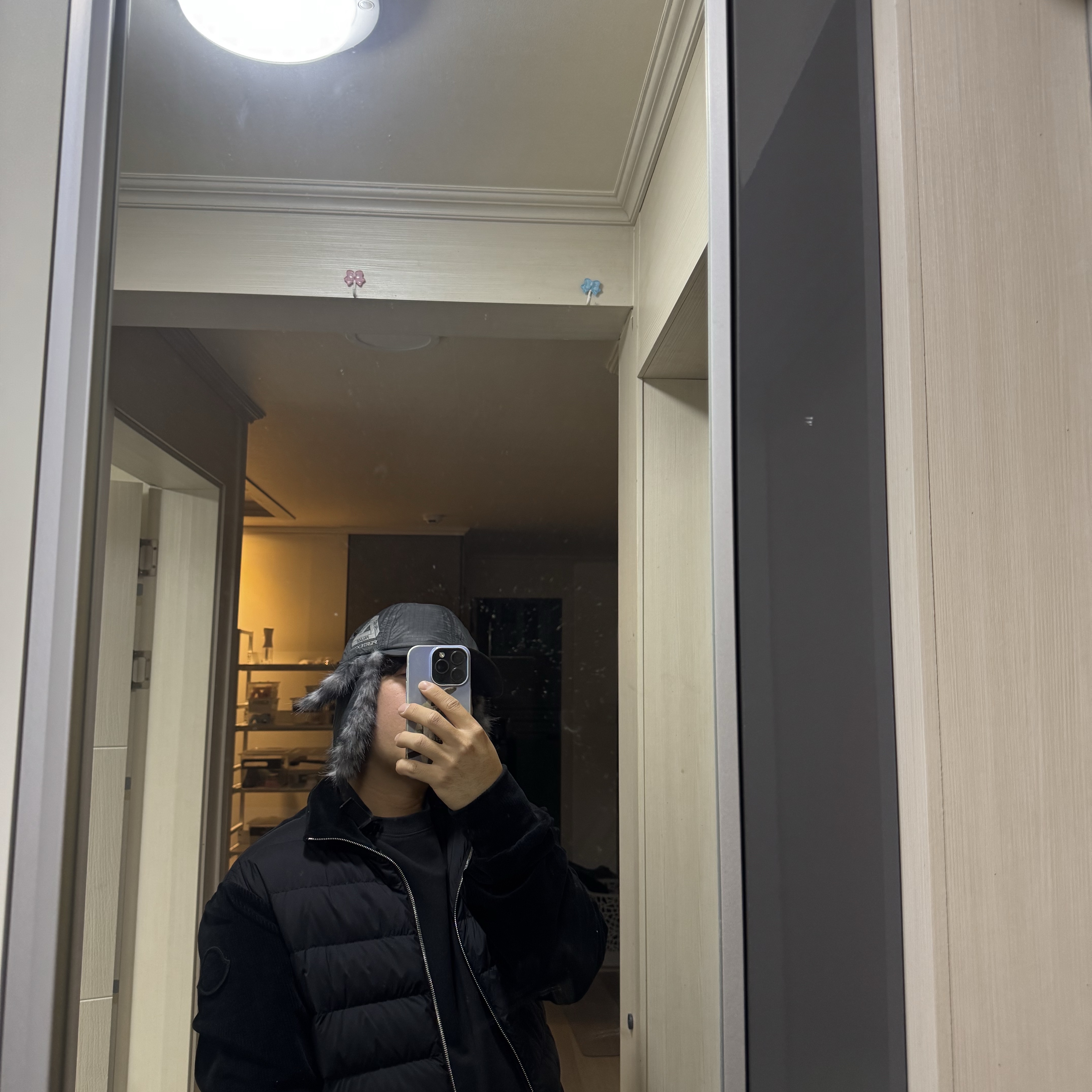 Supreme Gore-Tex Earflap Cap Black - 23FW, Palace Pertex Dogear 6-Panel Black - 25FW 착용 스타일 - 3