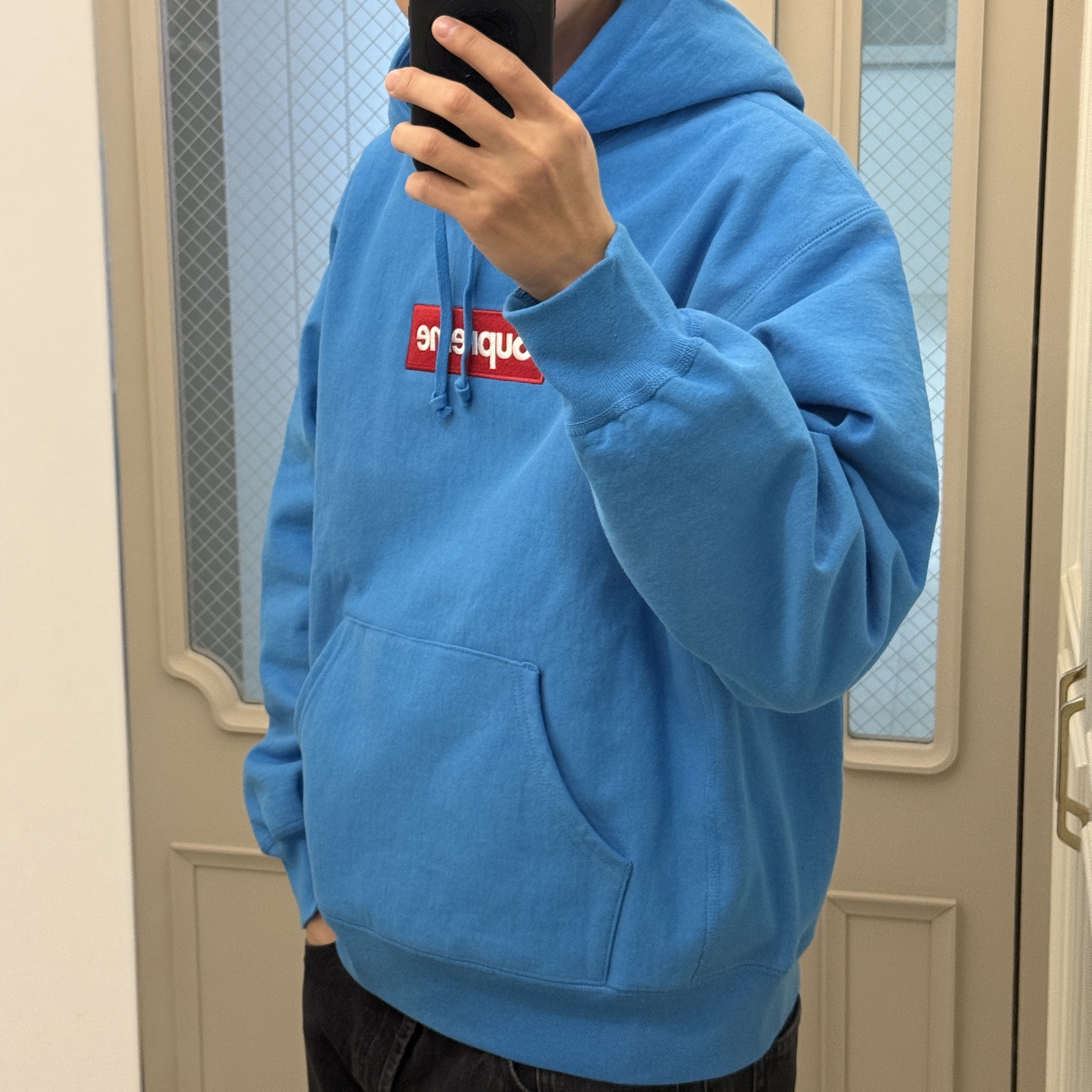 Supreme Box Logo Hooded Sweatshirt Cyan - 25FW, Supreme Box Logo Crewneck Blue - 22FW 착용 스타일 - 5