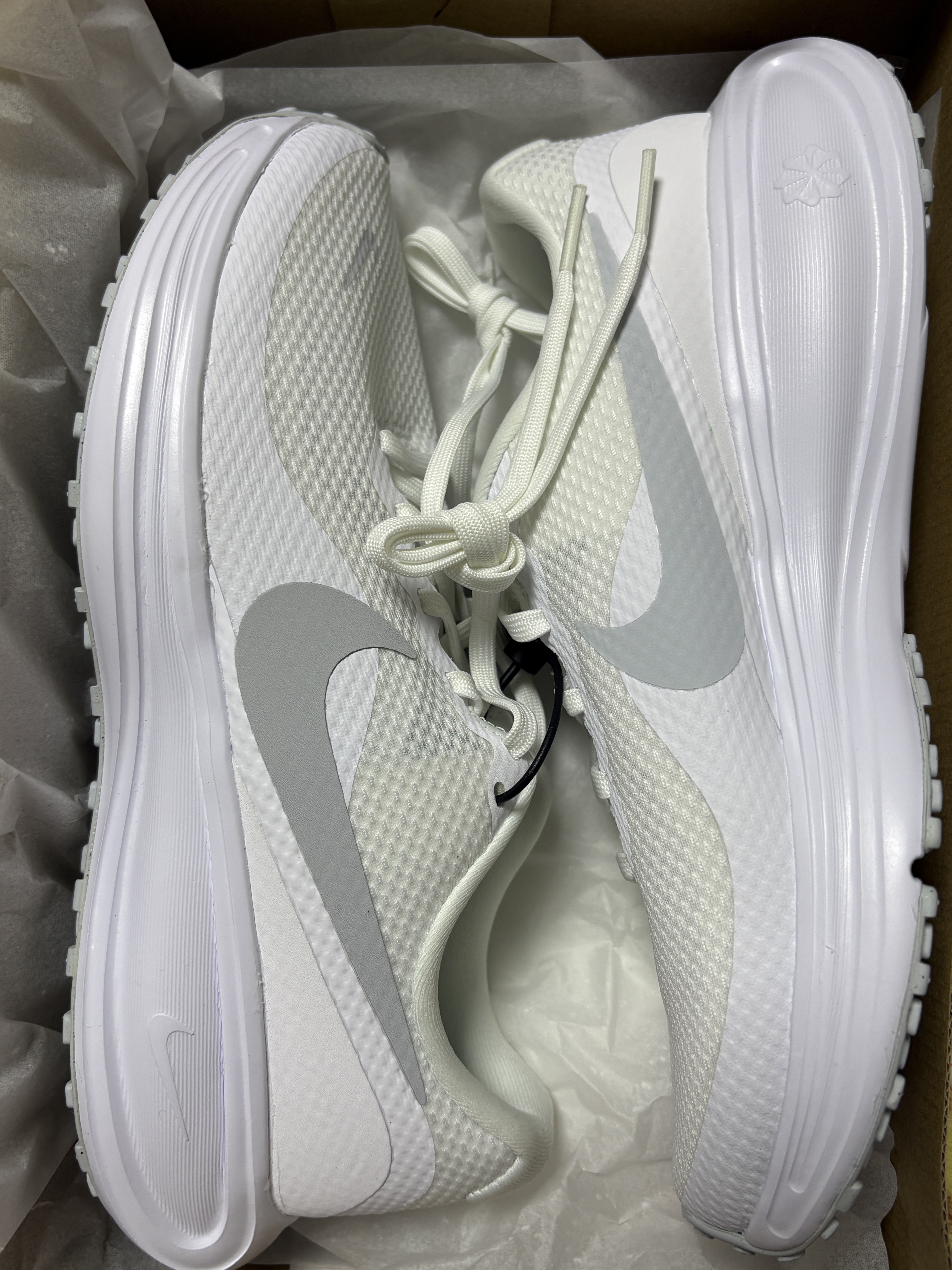 (W) Nike Revolution 8 White Pure Platinum 착용 스타일