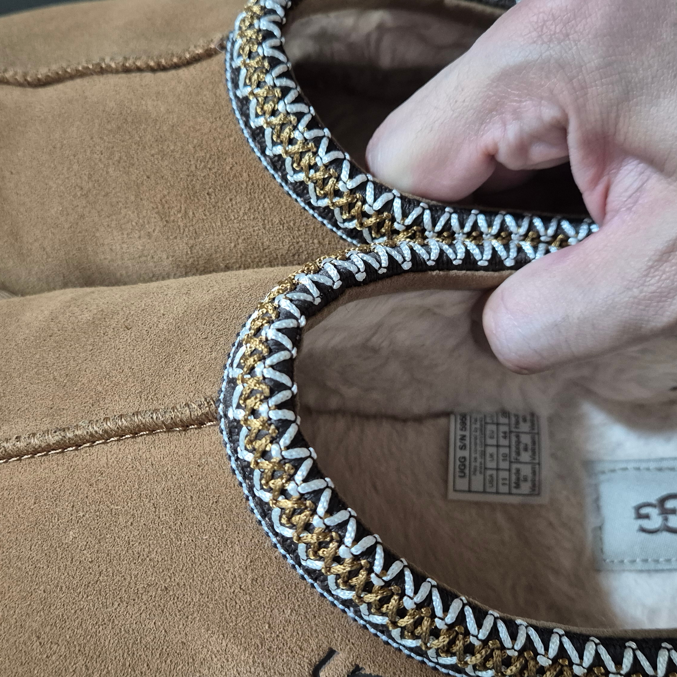 UGG Tasman II Slipper Chestnut 착용 스타일