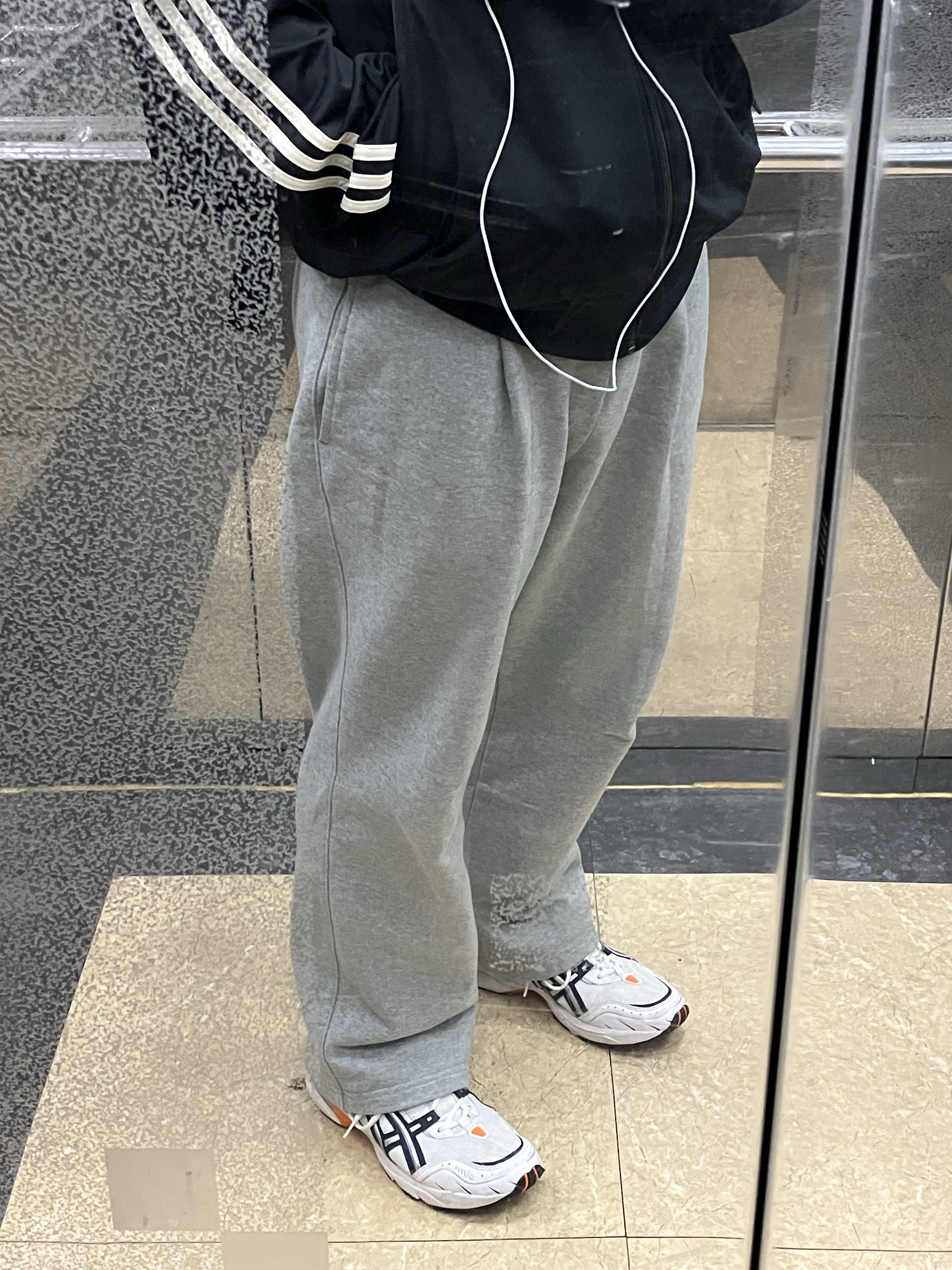 Adidas x Oasis Tour Firebird Track Top Black - KR Sizing, Adidas x Oasis Tour Firebird Track Top Black - US Sizing 착용 스타일