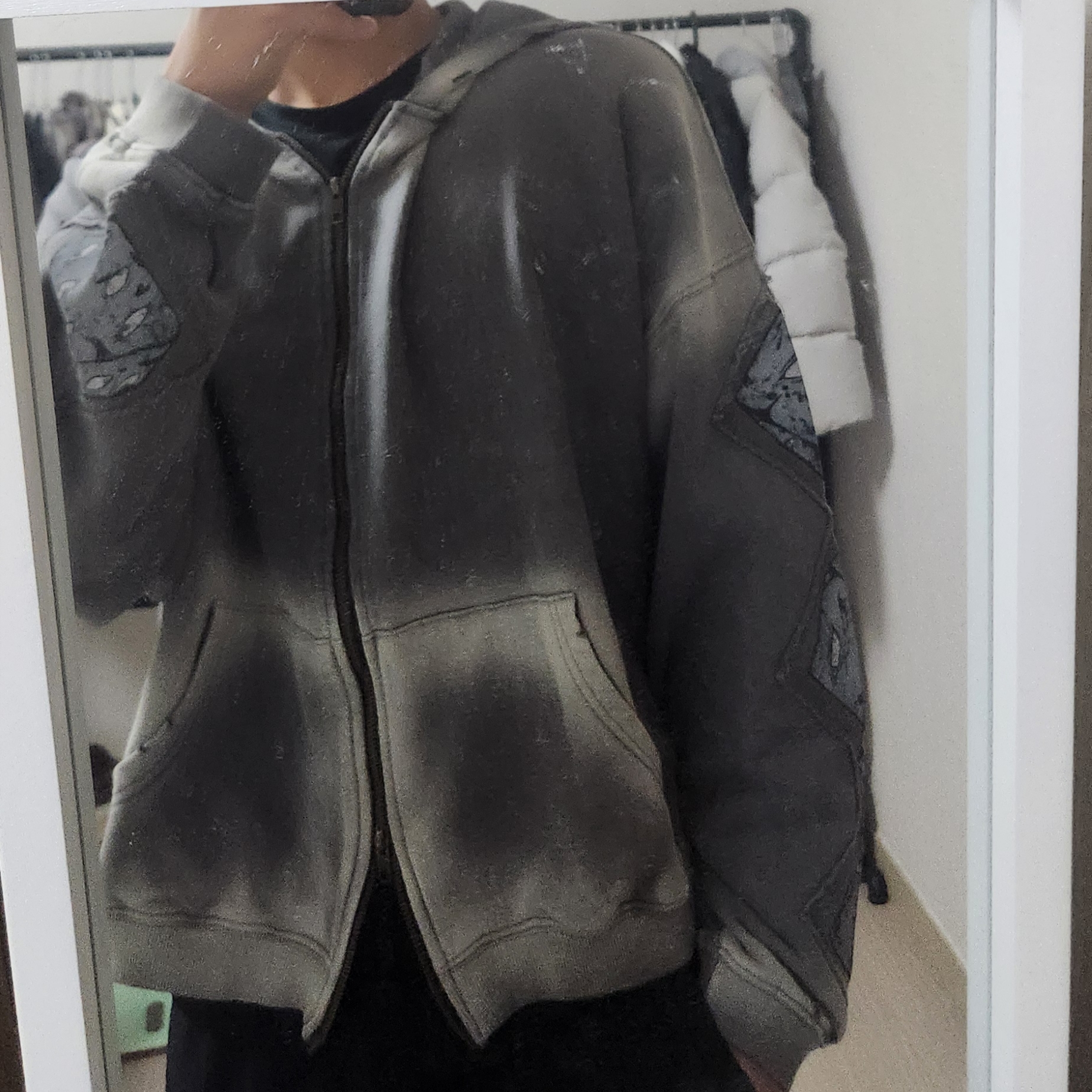 JUJUTSU KAISEN Undermycar Prison Realm Patch Vtg Zipped Hoodie Charcoal 착용 스타일