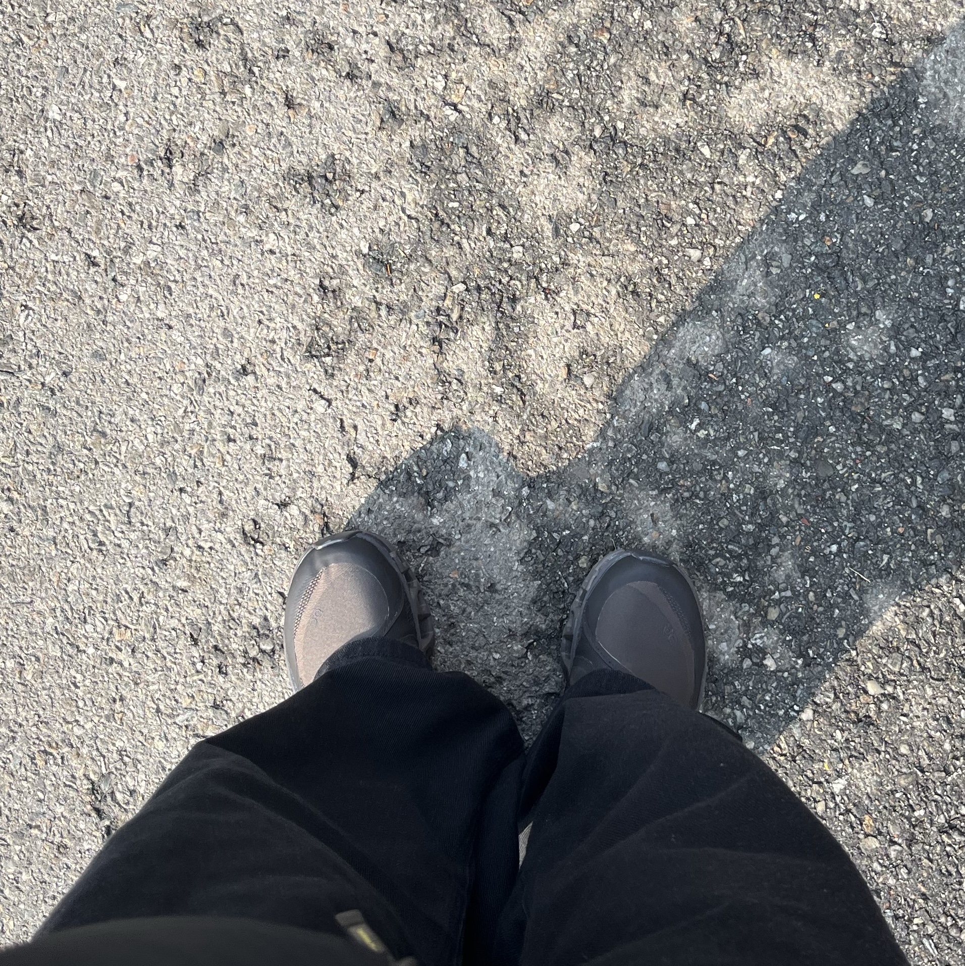 On Running x Post Archive Faction (Paf) Cloudmonster 2 Thorn Brown, Carhartt Loose Fit Heavyweight Regular Long Sleeve Pocket T-Shirt Carbon Heather 착용 스타일 - 1