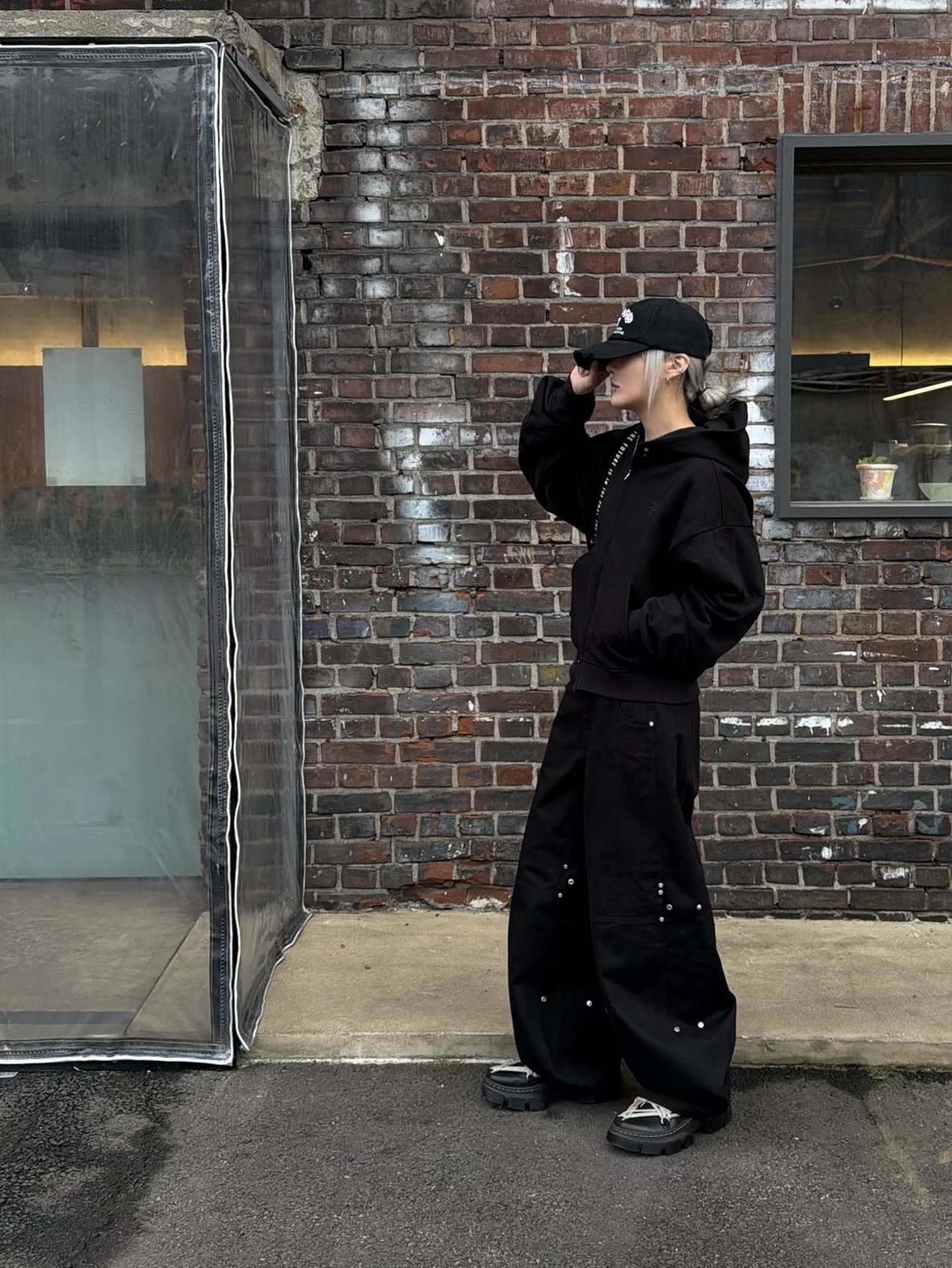 ETCE Boy Hood Destroyed Cap Black, Dr. Martens x Rick Owens 1460 DMXL Megalace Black 착용 스타일