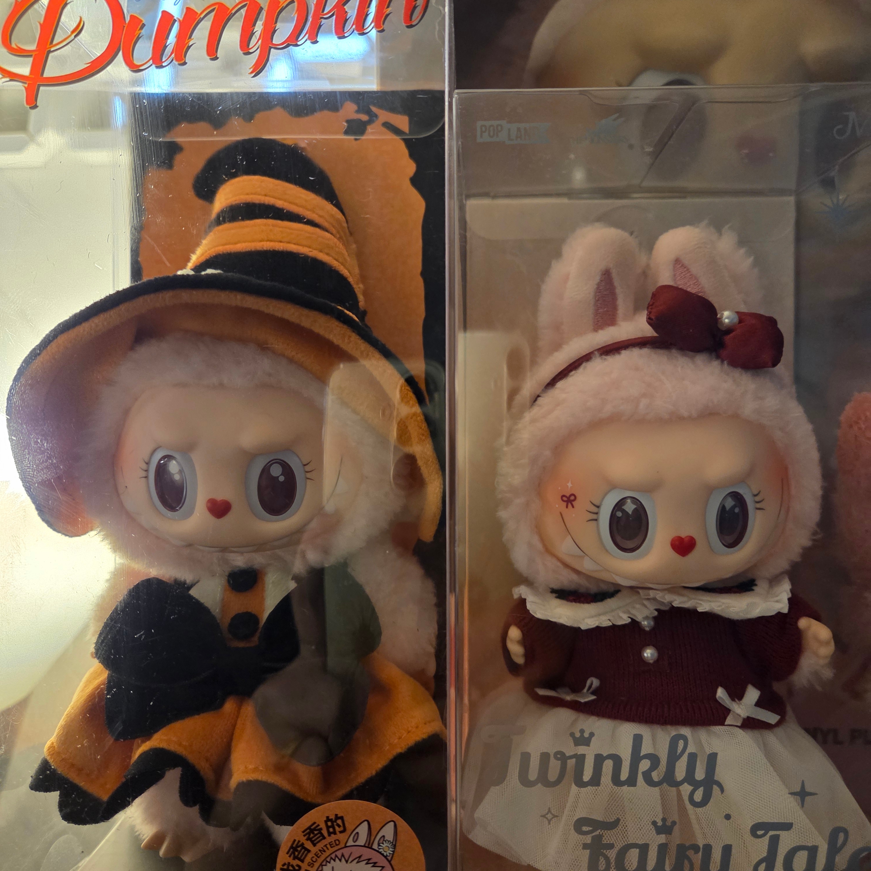 Pop Mart Labubu Mokoko Magic of Pumpkin Vinyl Plush Pendant, Pop Mart Labubu The Monsters Mokoko Twinkly Fairy Tale Vinyl Plush Pendant 착용 스타일