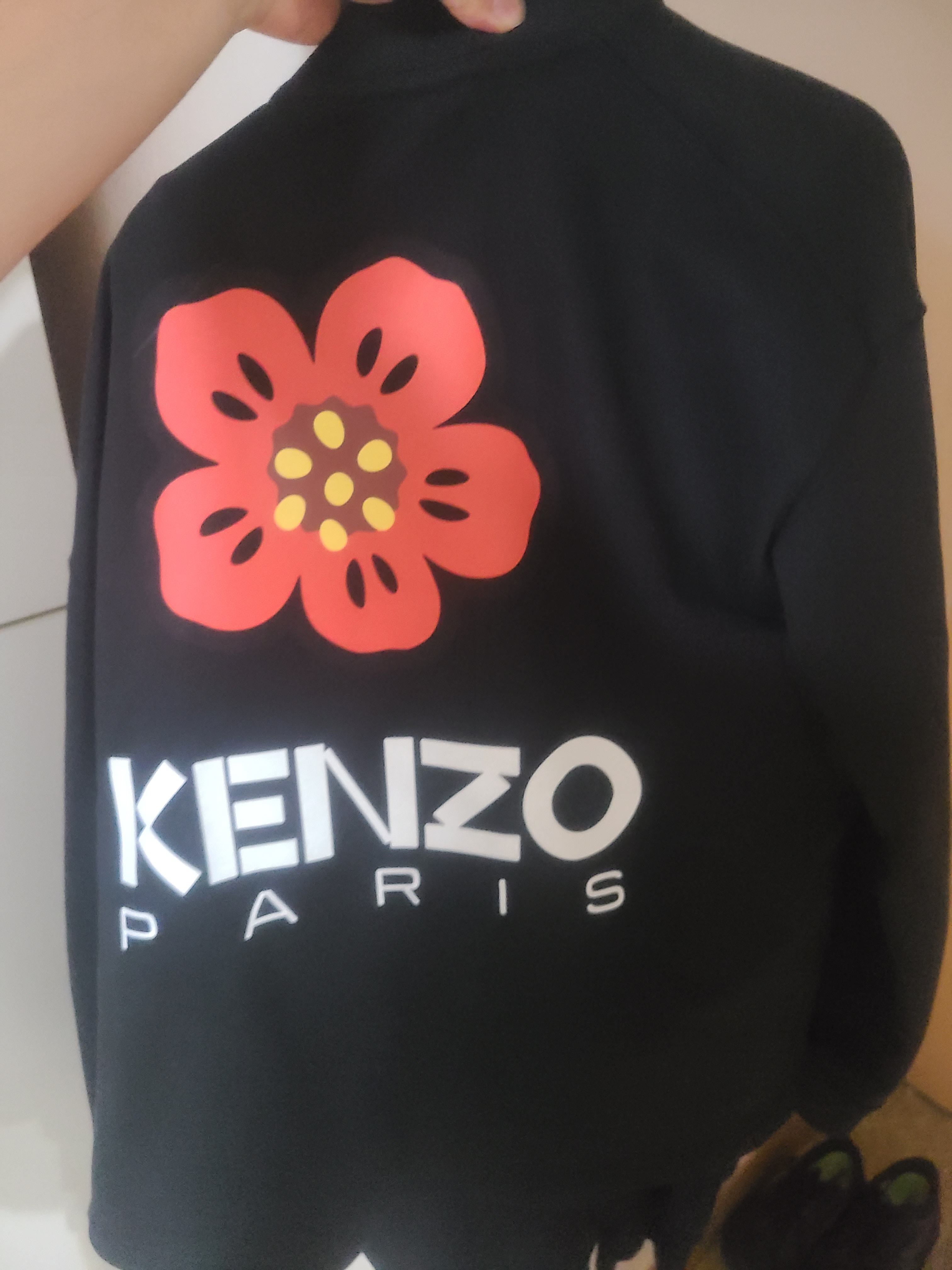 Kenzo Boke Flower Cardigan Black 착용 스타일