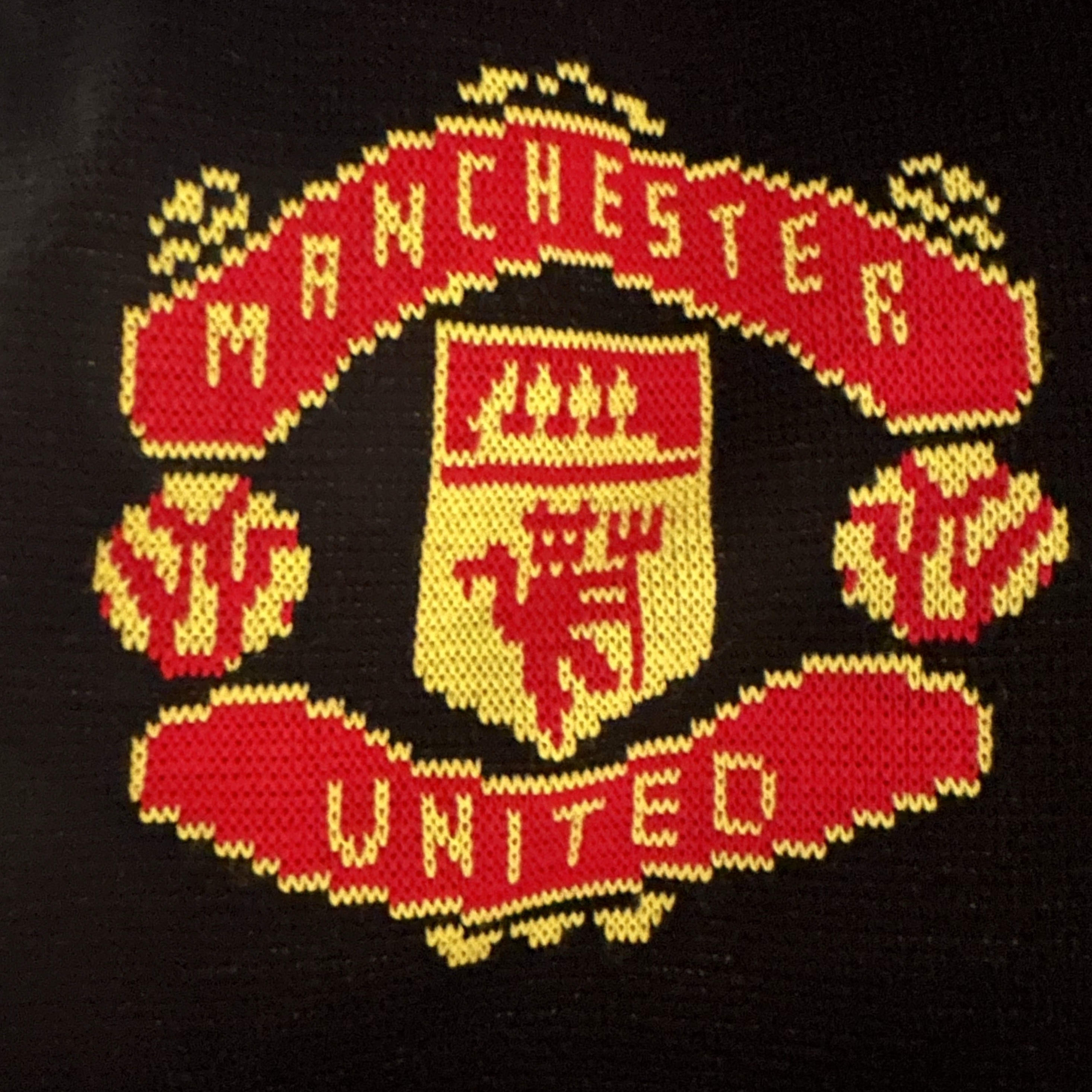 Adidas Manchester United Home Scarf Black 착용 스타일