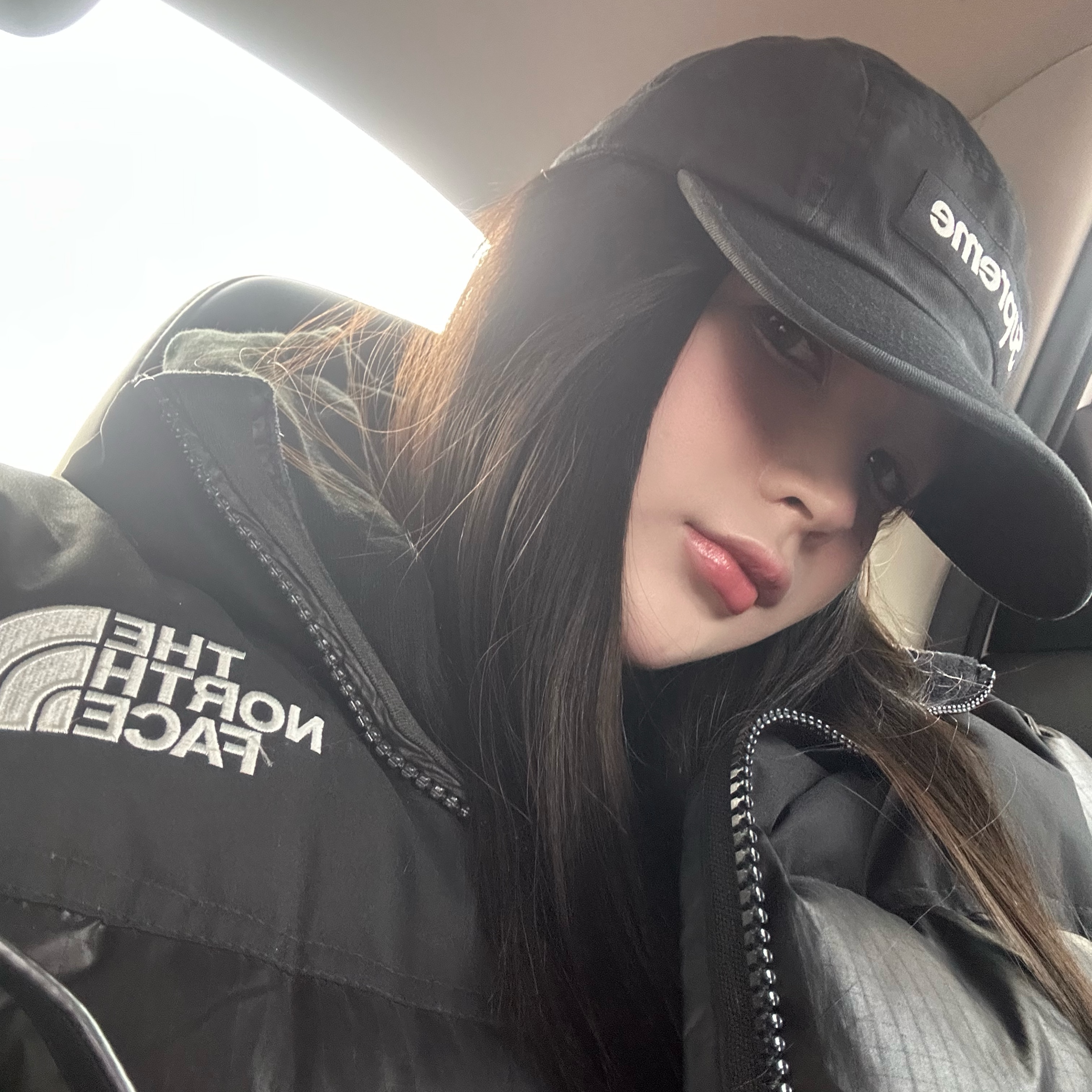 Supreme Washed Chino Twill Camp Cap Black 착용 스타일