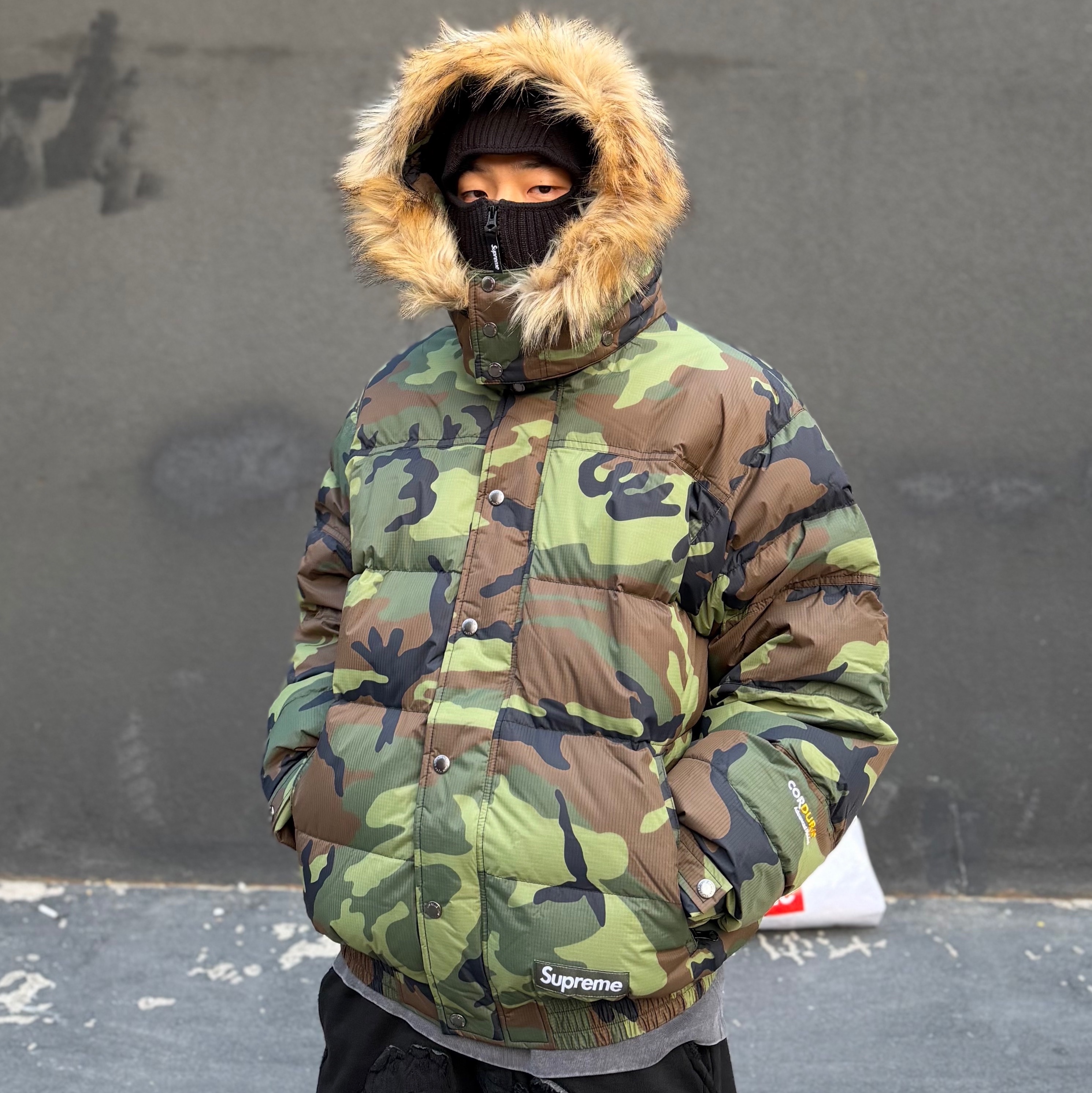 Supreme Facemask 700-Fill Down Puffer Jacket Woodland Camo - 25FW 착용 스타일 - 1