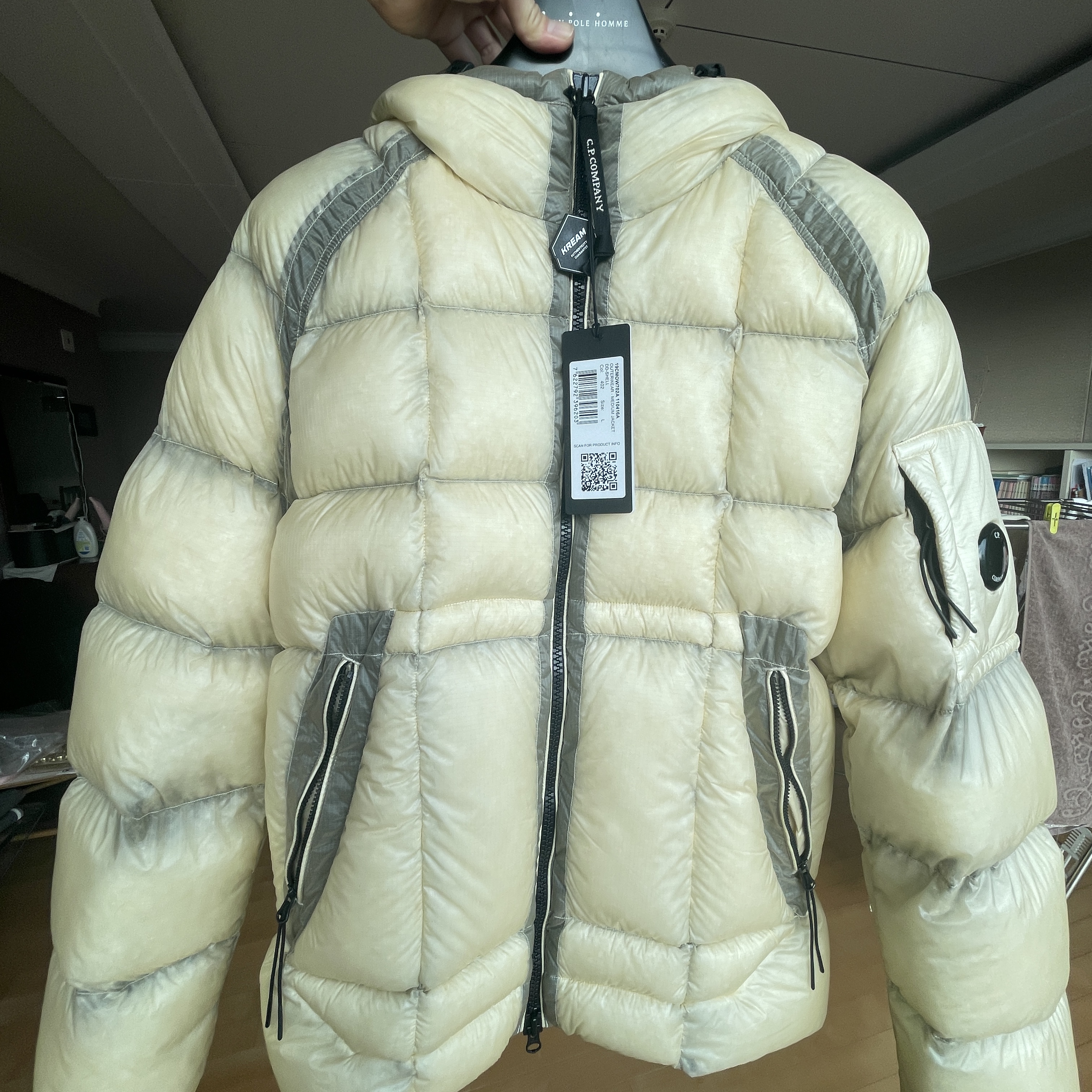 C.P. Company D.D. Shell Hooded Down Jacket Pistachio Shell Beige - 25FW 착용 스타일 - 3