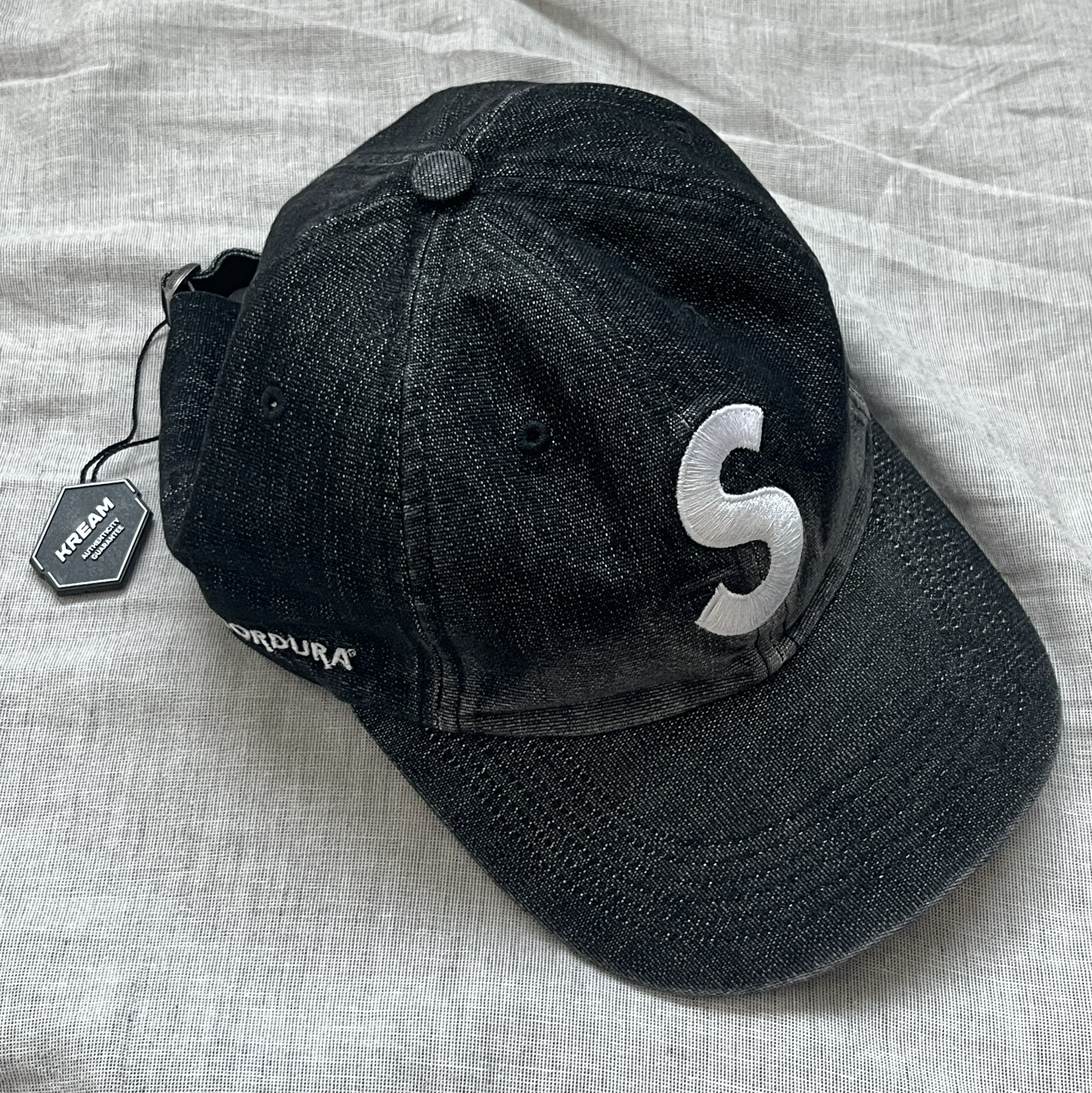 Supreme Cordura Denim S Logo 6-Panel Black - 25SS 착용 스타일