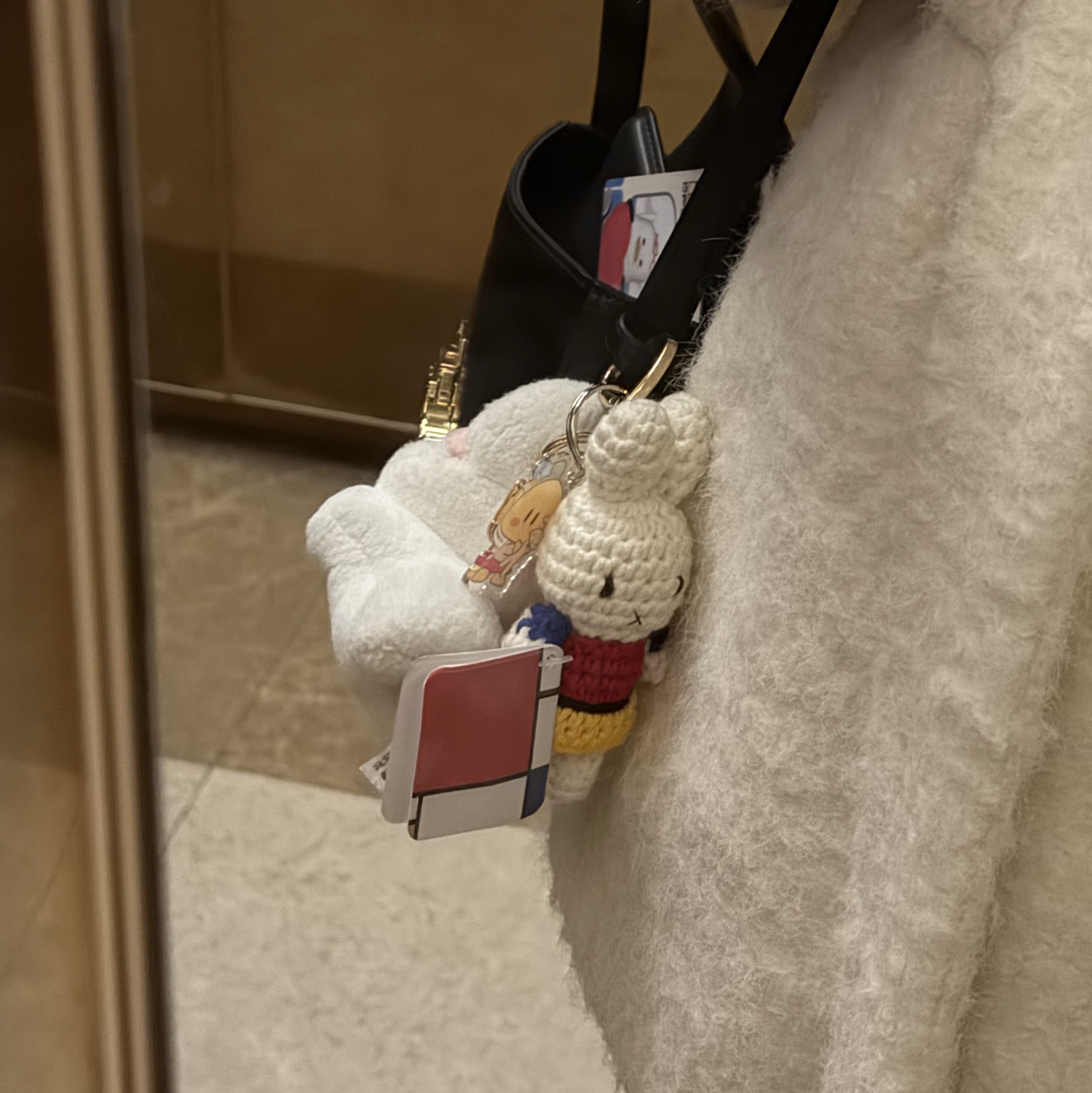 Miffy Mondrian Overall 착용 스타일