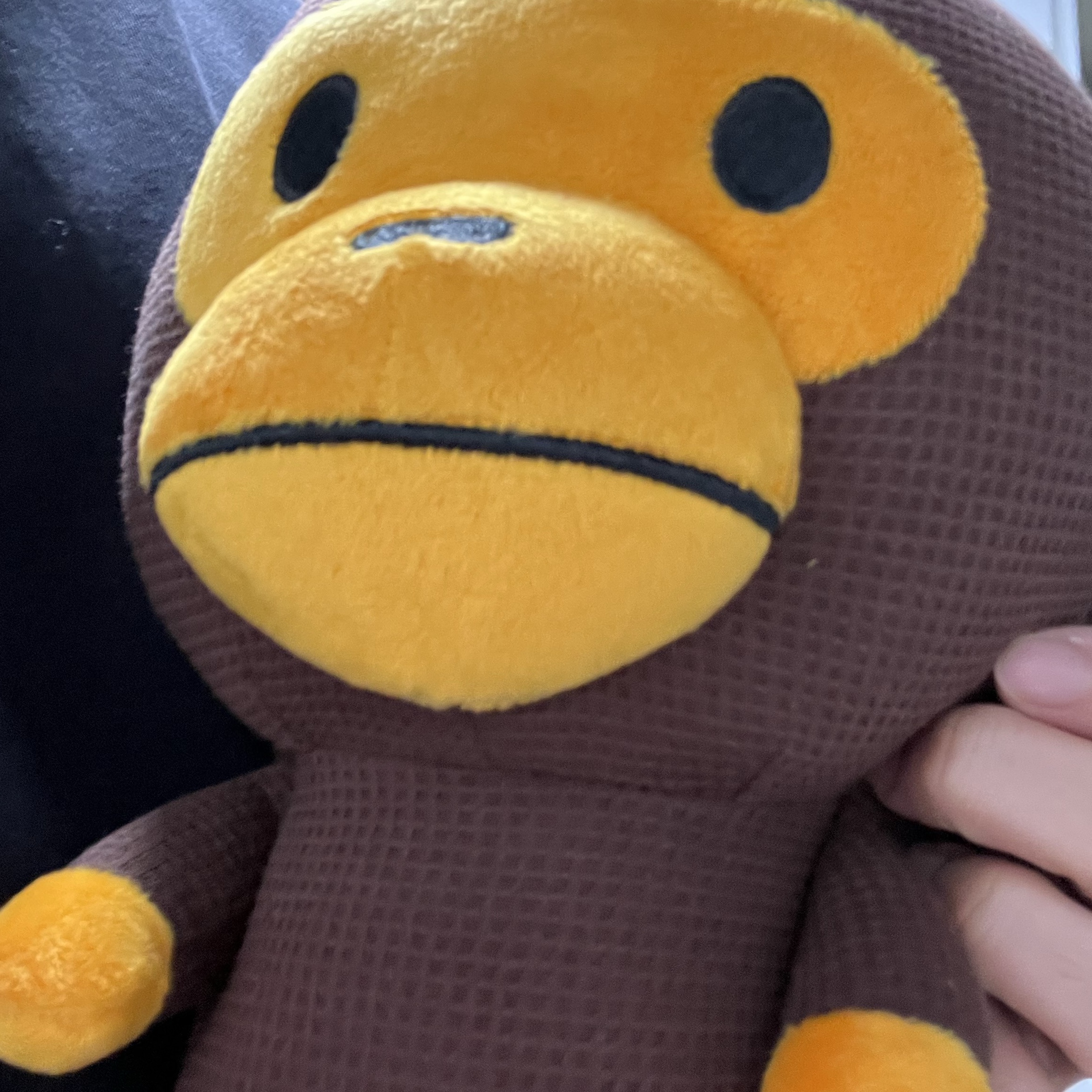 BAPE Baby Milo Plush Cross Bag Brown 착용 스타일