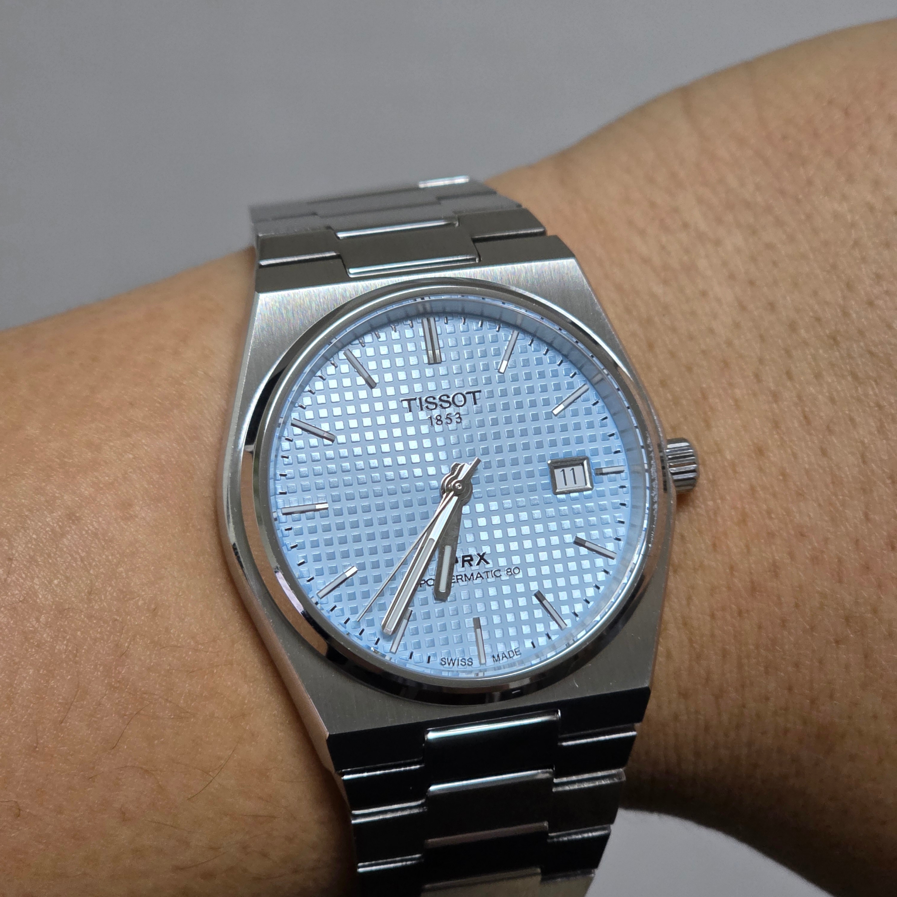 Tissot PRX Powermatic 80 40mm Steel Ice Blue 착용 스타일