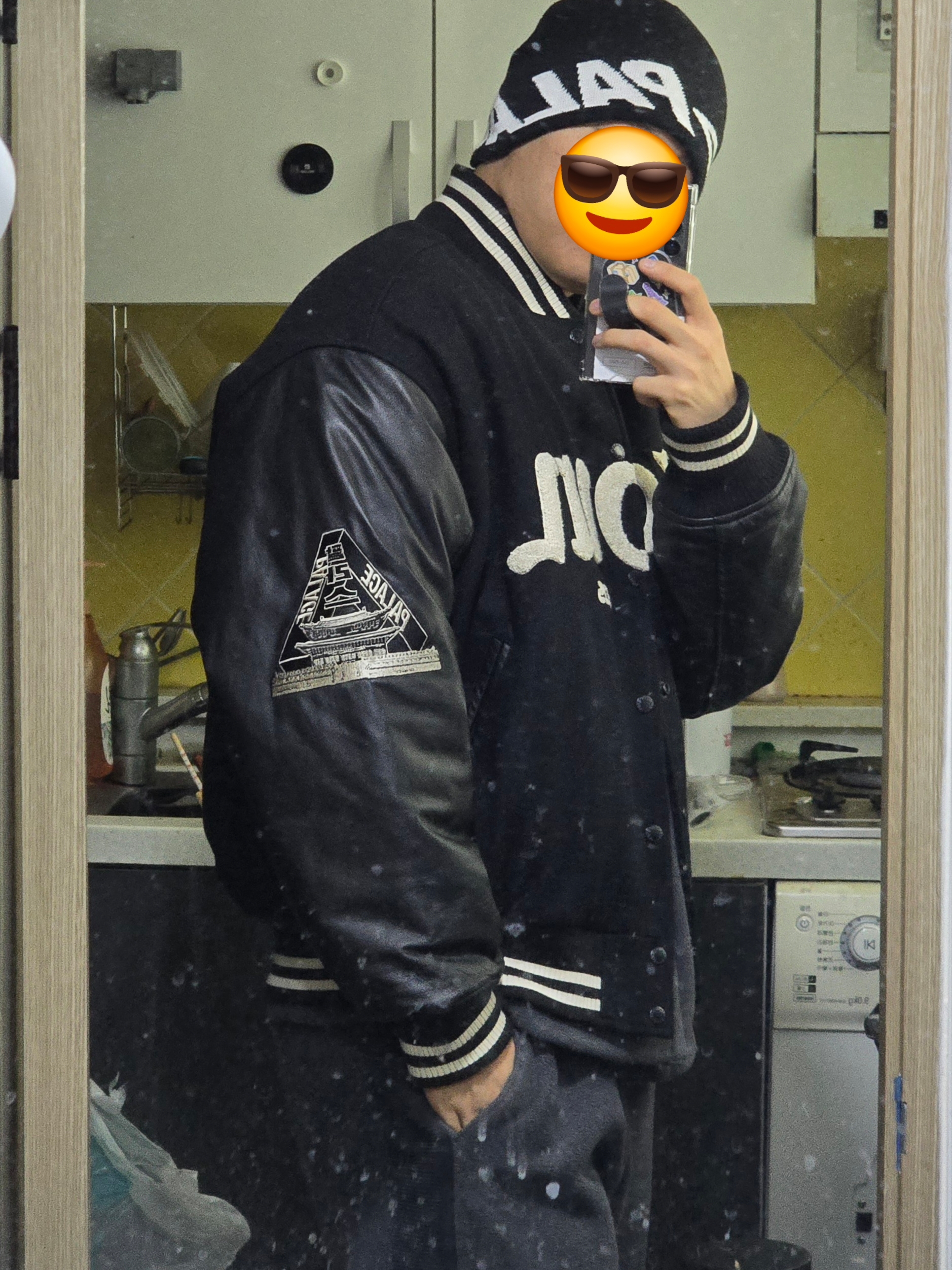 Palace x Umbro Beanie Black - 24SS, Palace Seoul 2 Seoul Varsity Jacket Black - 25SS 착용 스타일 - 2