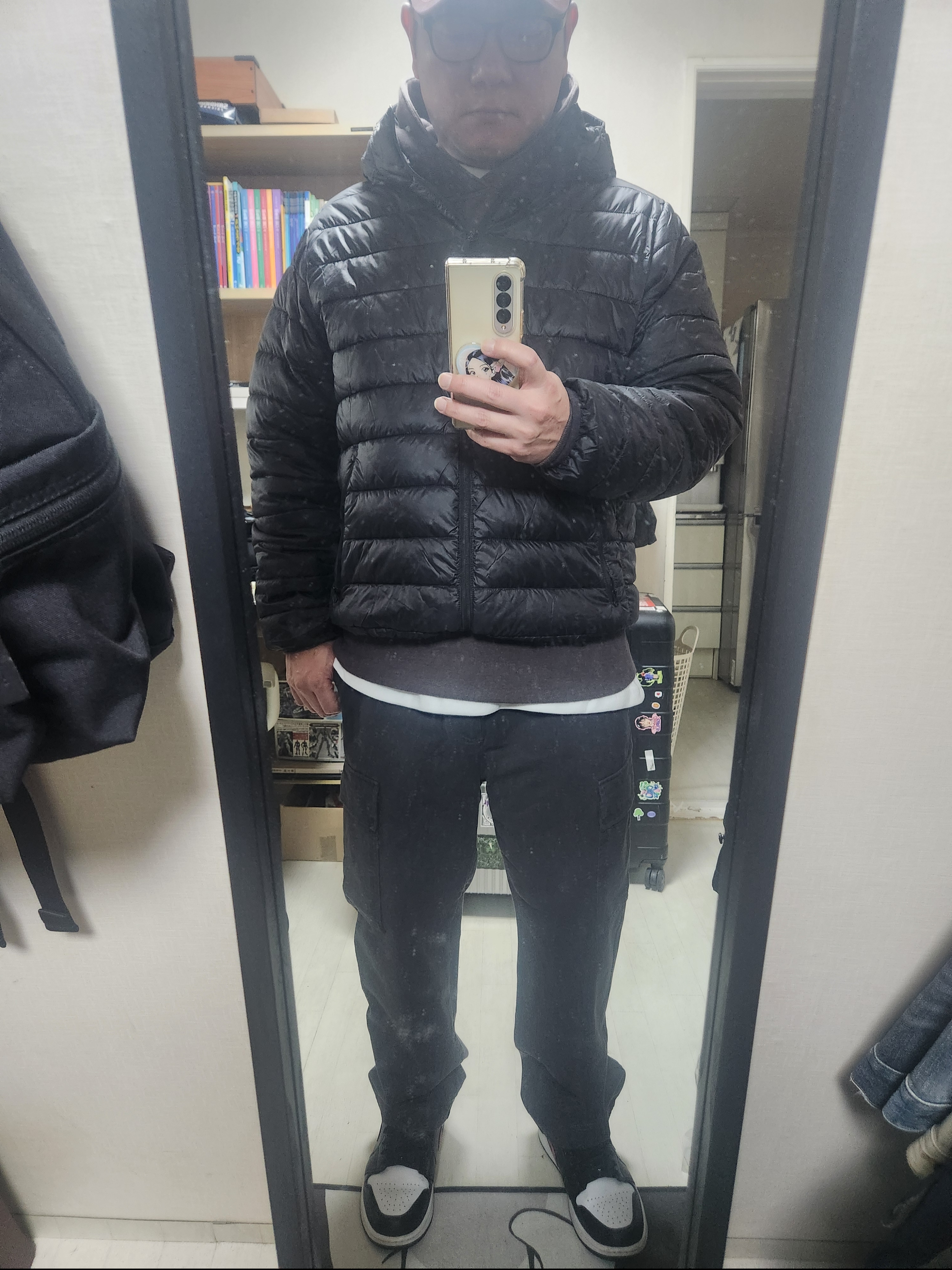 Jordan 1 Low Black Fire Red, IAB Studio Kuromi Long Sleeve White 착용 스타일 - 3
