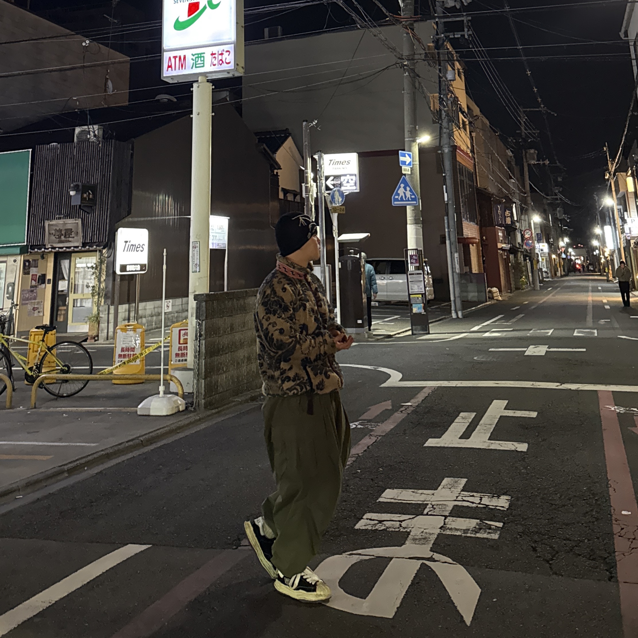 Kapital Ripstop Jumbo Cargo Pants Khaki, Maison Mihara Yasuhiro Blakey VL OG Sole Canvas Low-top Sneakers Black 착용 스타일 - 2