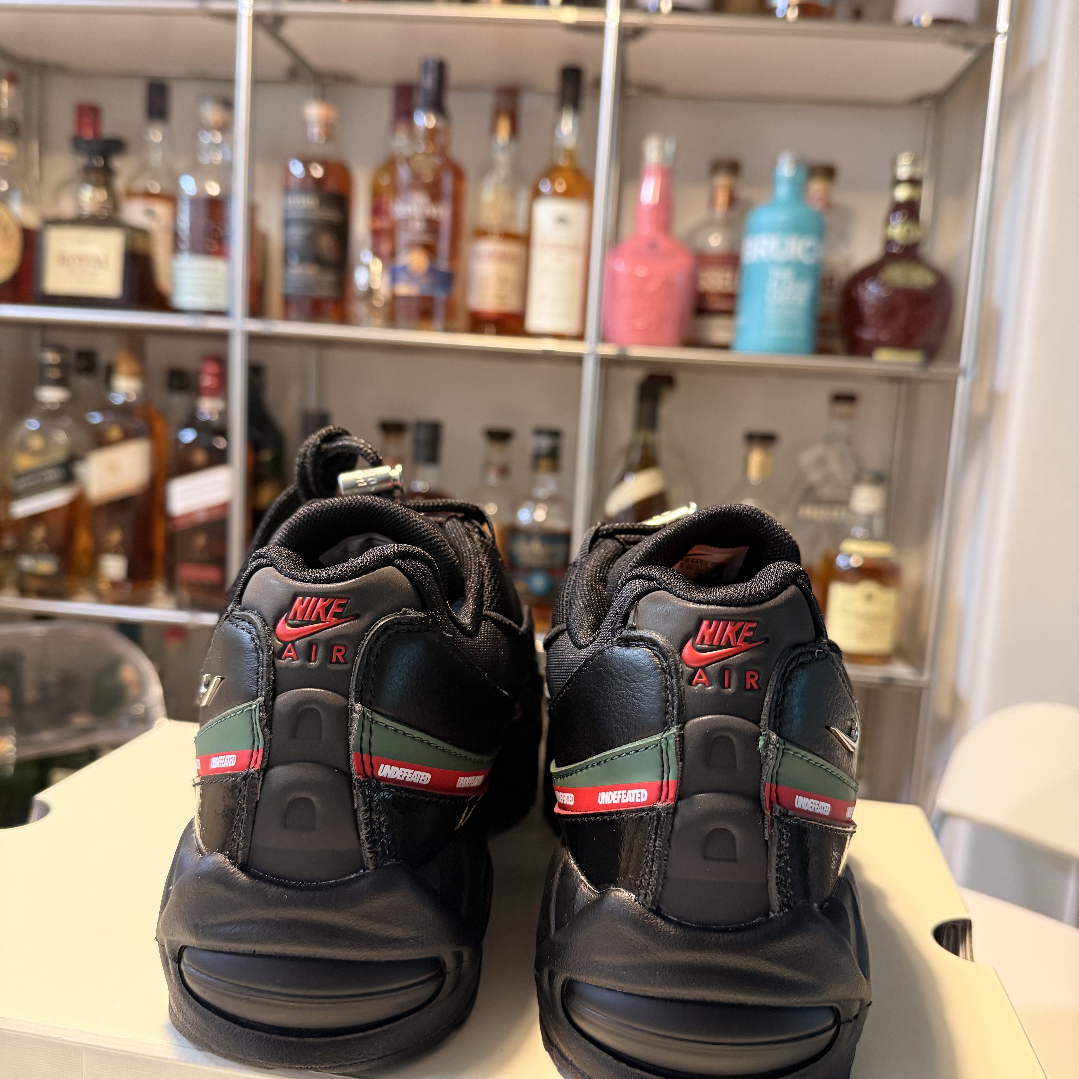 Nike x Undefeated Air Max 95 SP Black 착용 스타일 - 4