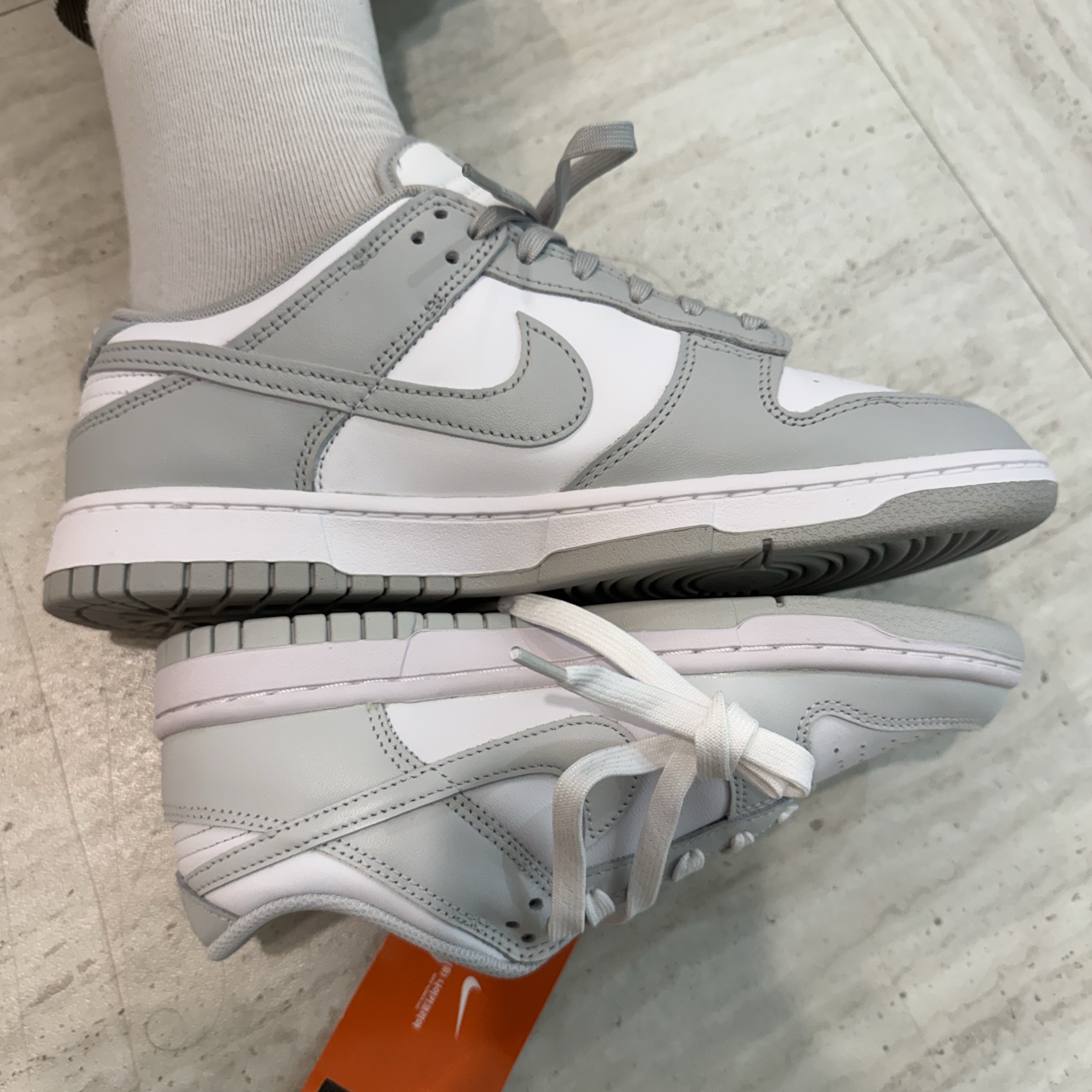 (W) Nike Dunk Low Photon Dust 착용 스타일 - 1