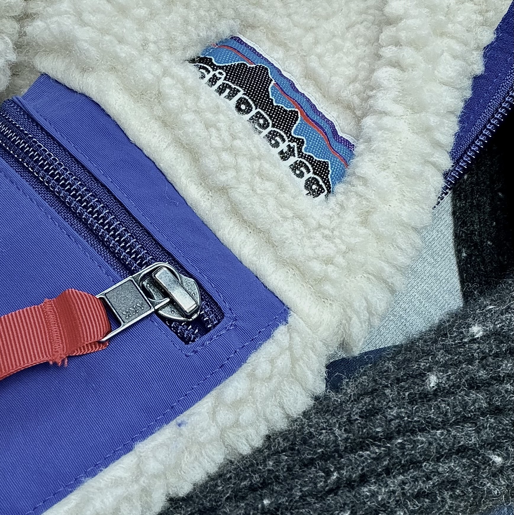 Patagonia Classic Retro-X Fleece Jacket Dark Natural 착용 스타일