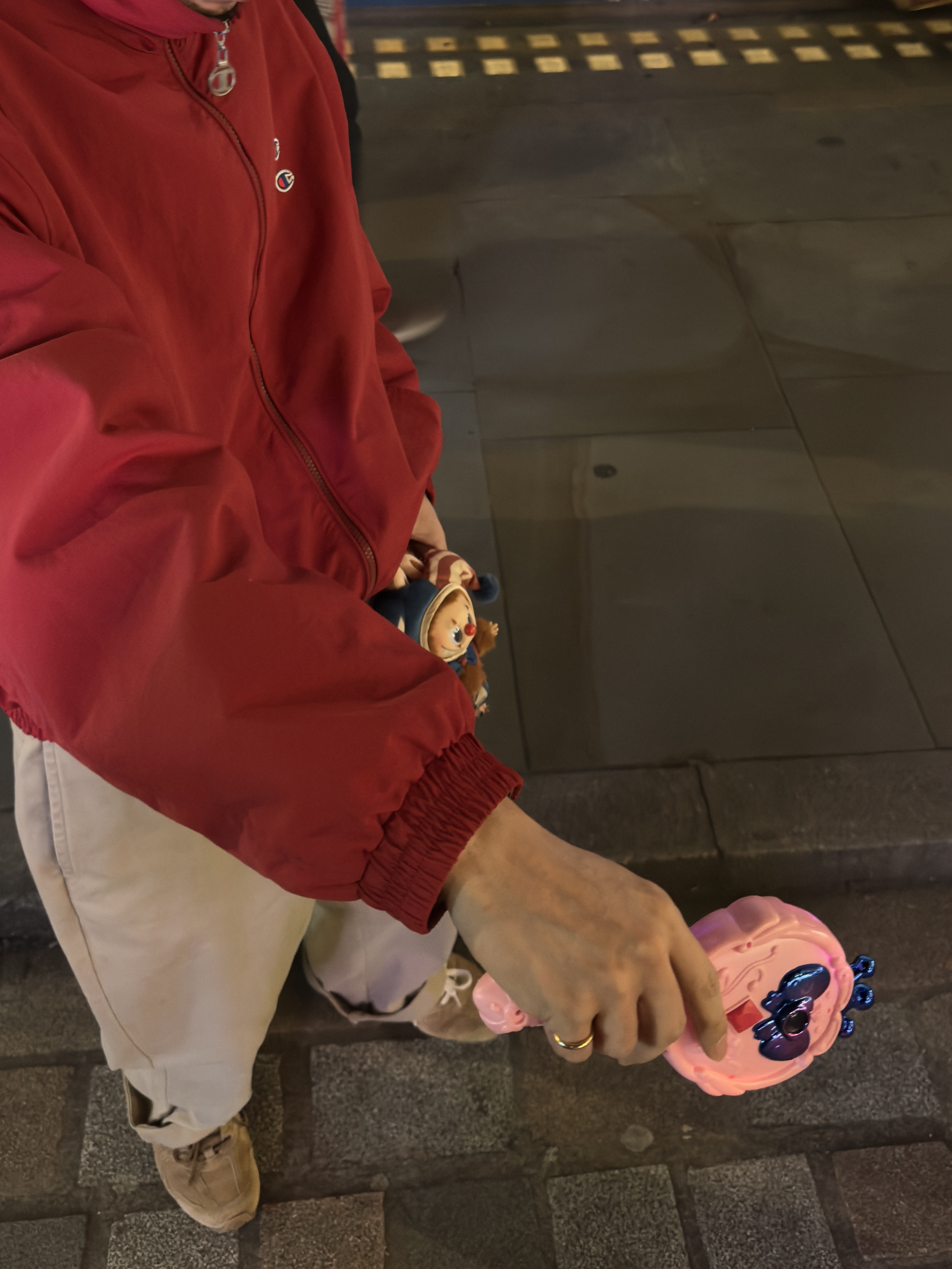 Zara x Champion Technical Patch Jacket Red, (W) New Balance x Miu Miu 530 Suede Mesh Sneakers Ecru 착용 스타일 - 4