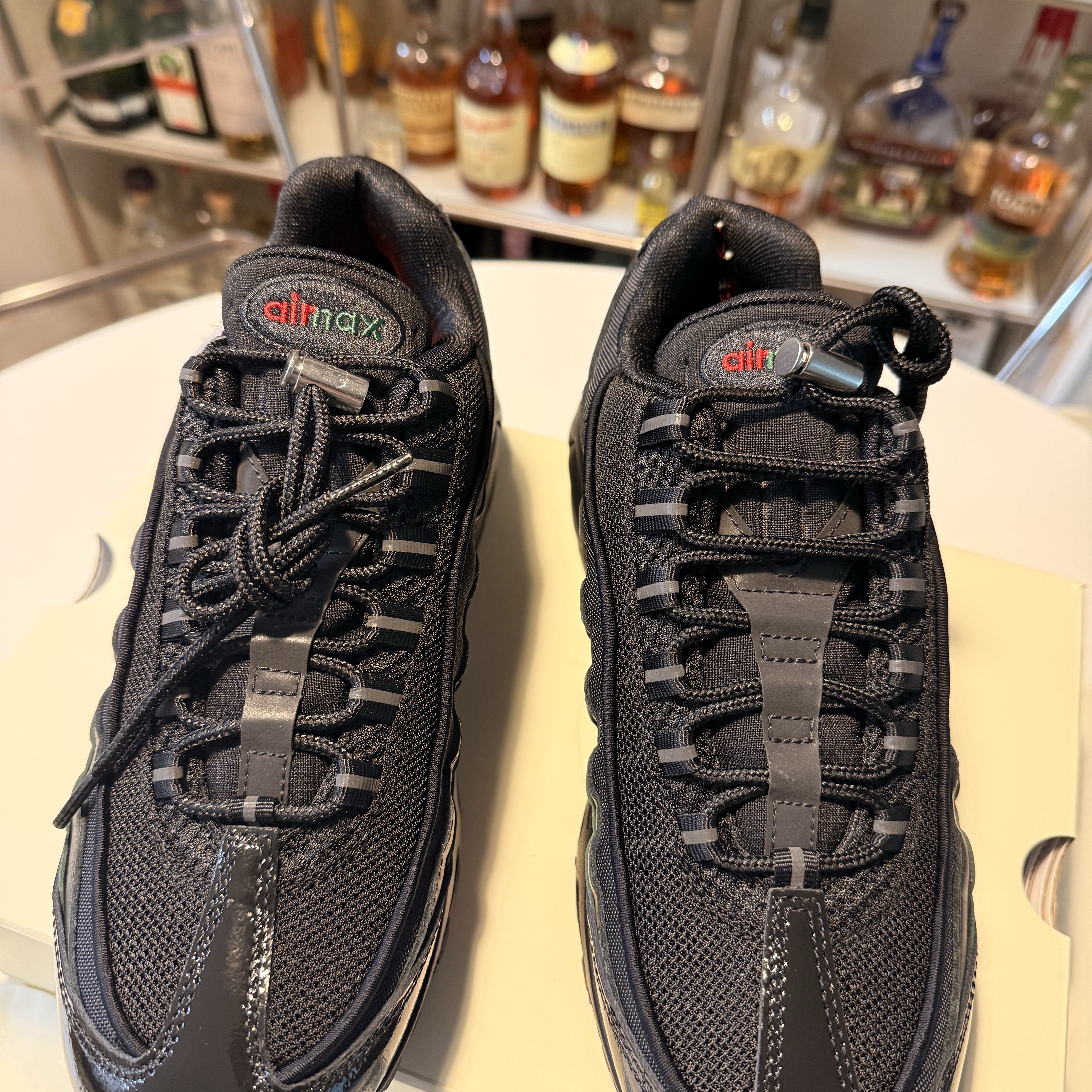 Nike x Undefeated Air Max 95 SP Black 착용 스타일 - 3