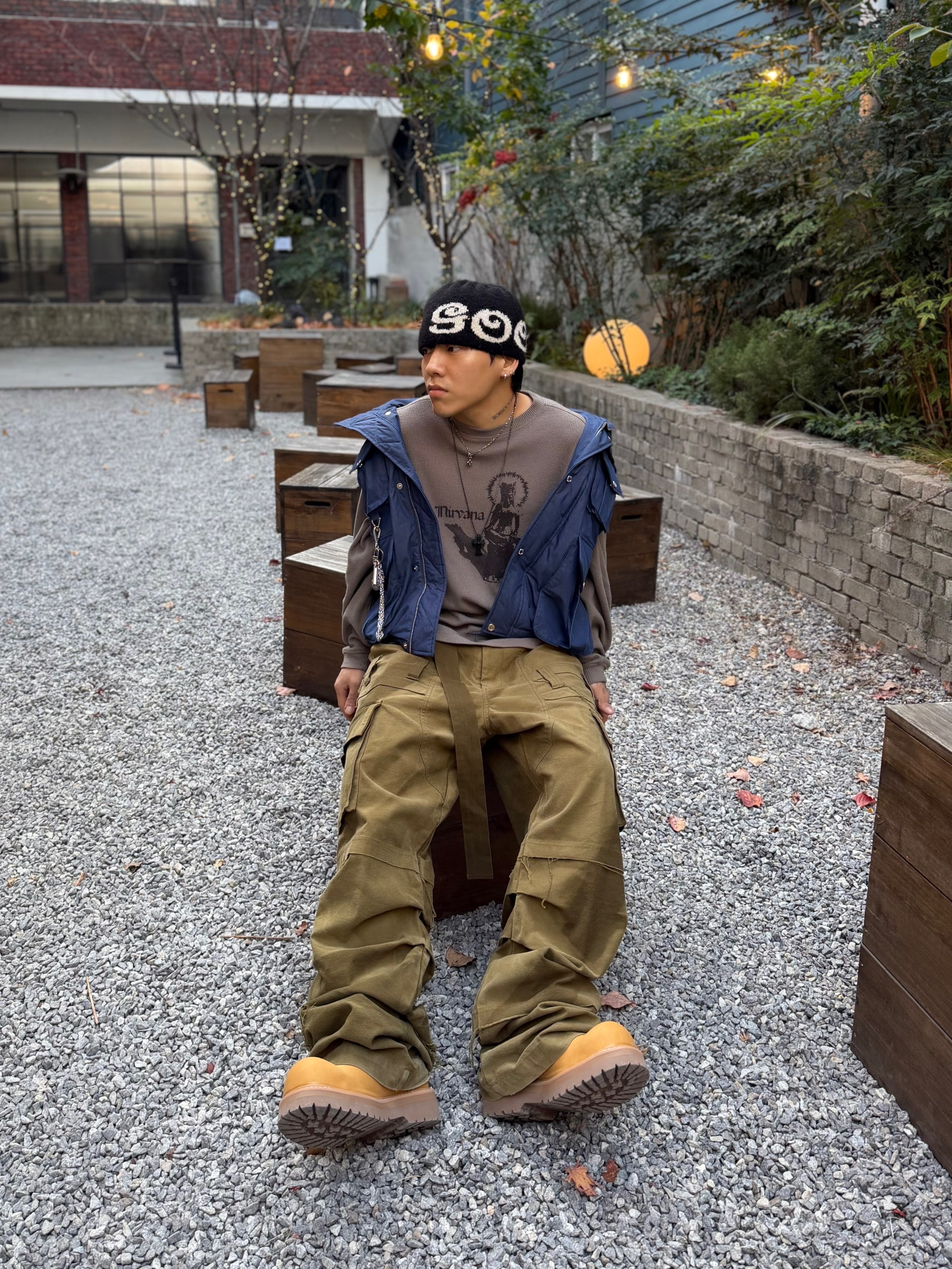 Wapworks Moleskin Belted Cargo Pants Olive Khaki 착용 스타일 - 3