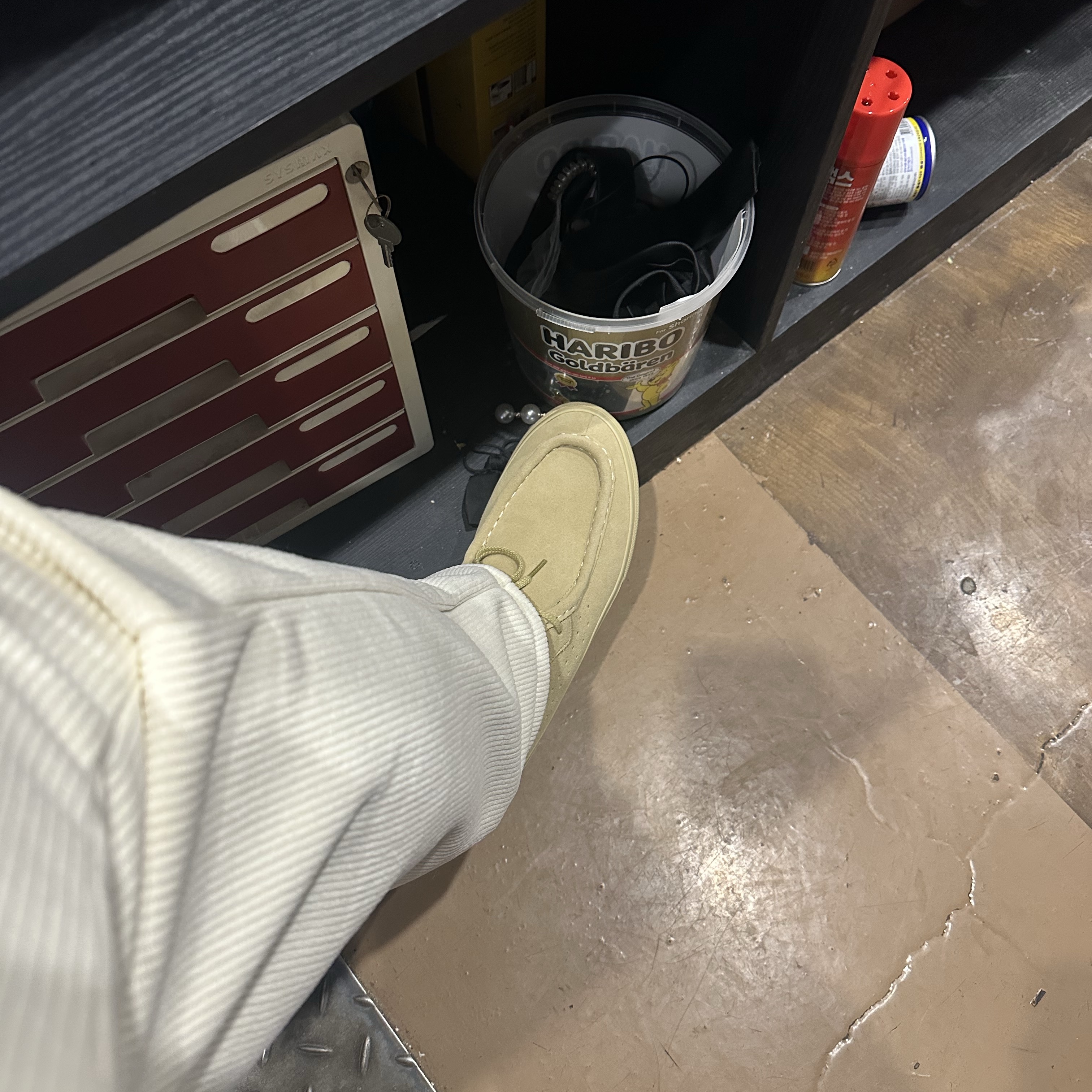 Vans Carver Low Sand Beige 착용 스타일