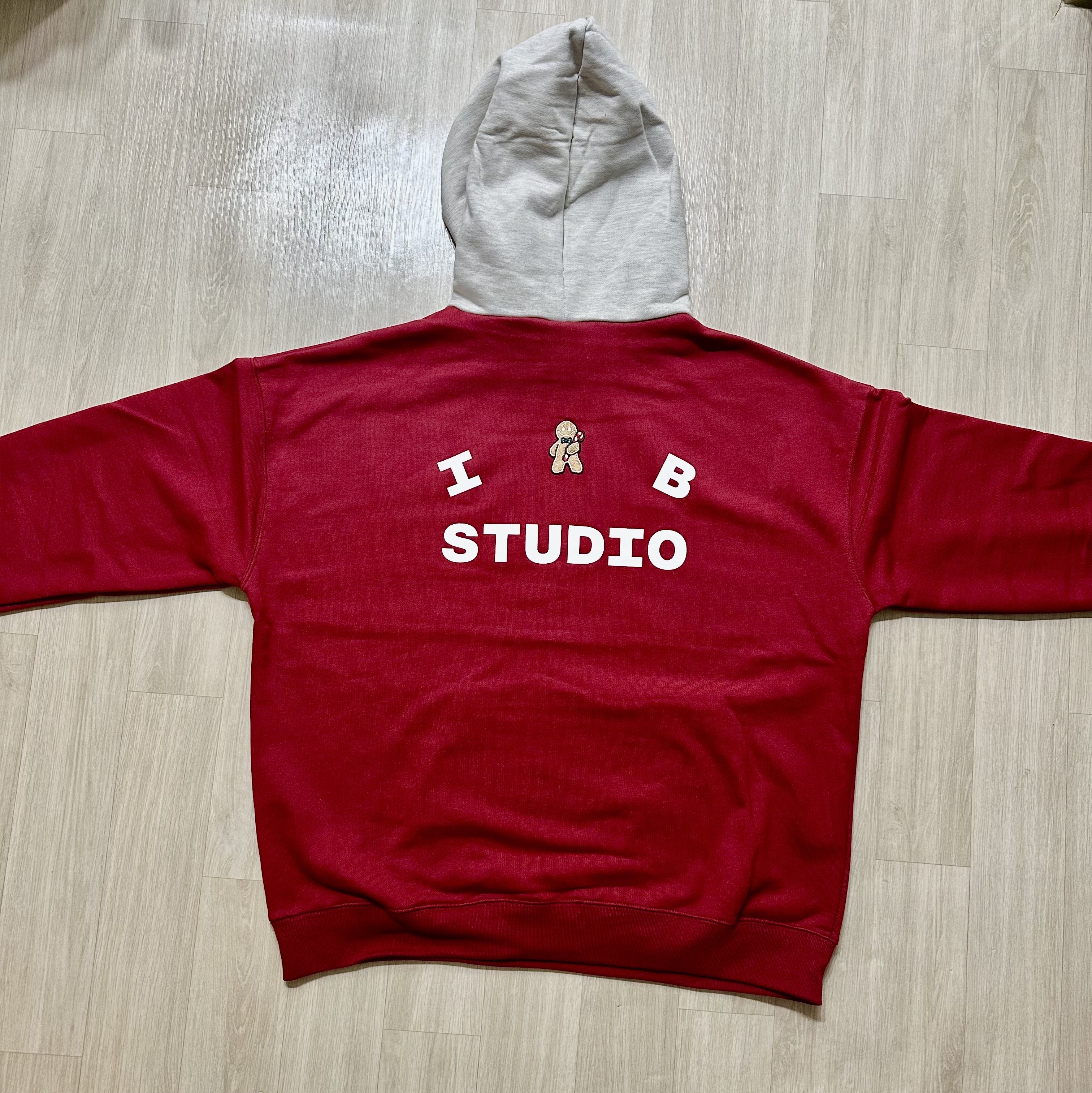 IAB Studio 24 Christmas Hoodie Burgundy Oatmeal 착용 스타일 - 2