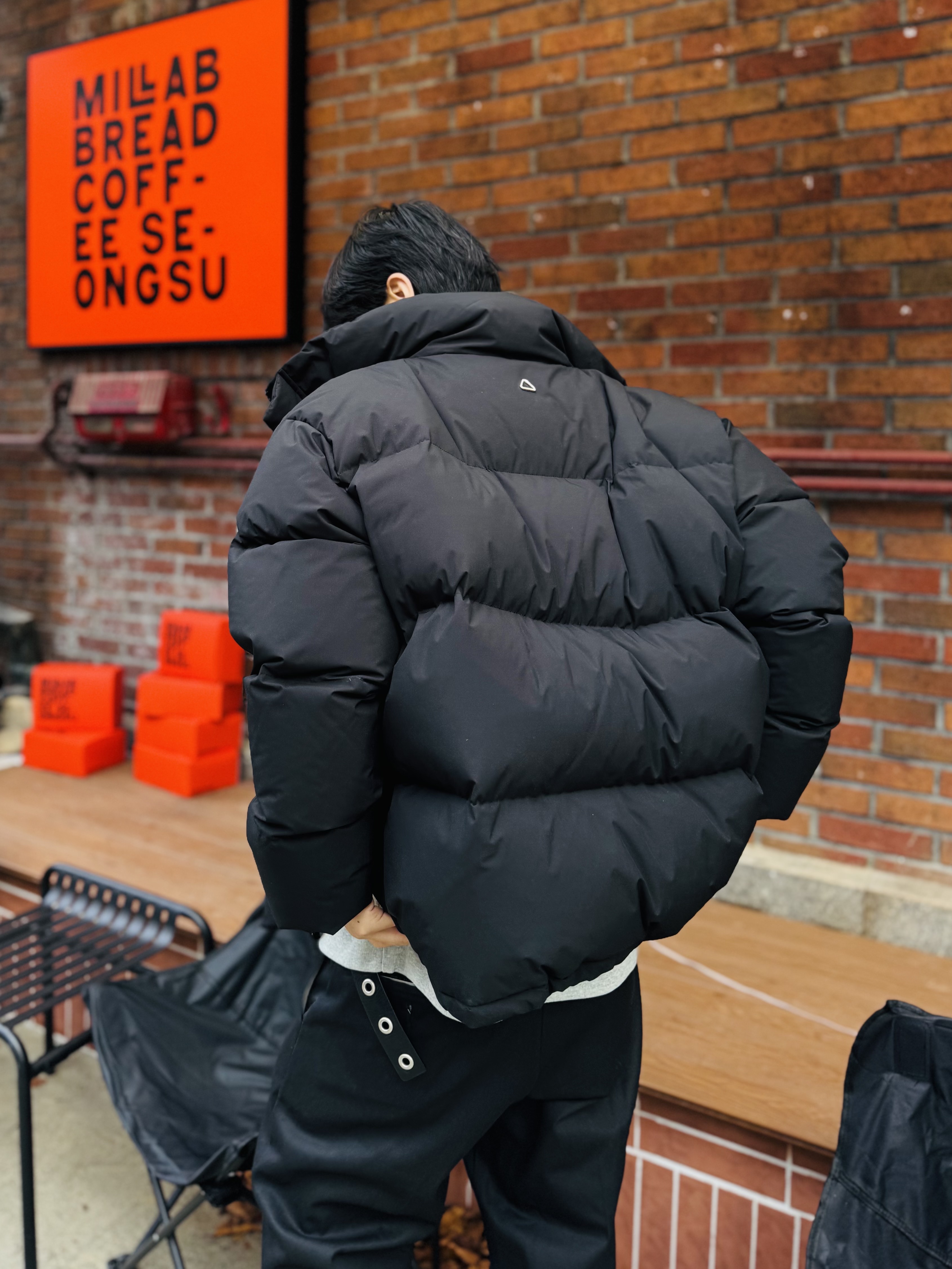 Dr. Martens x Rick Owens 1460 Quad Sole Mega Lace Boots Black, Dickies Loose Fit Double Knee Work Pants Black 착용 스타일 - 5