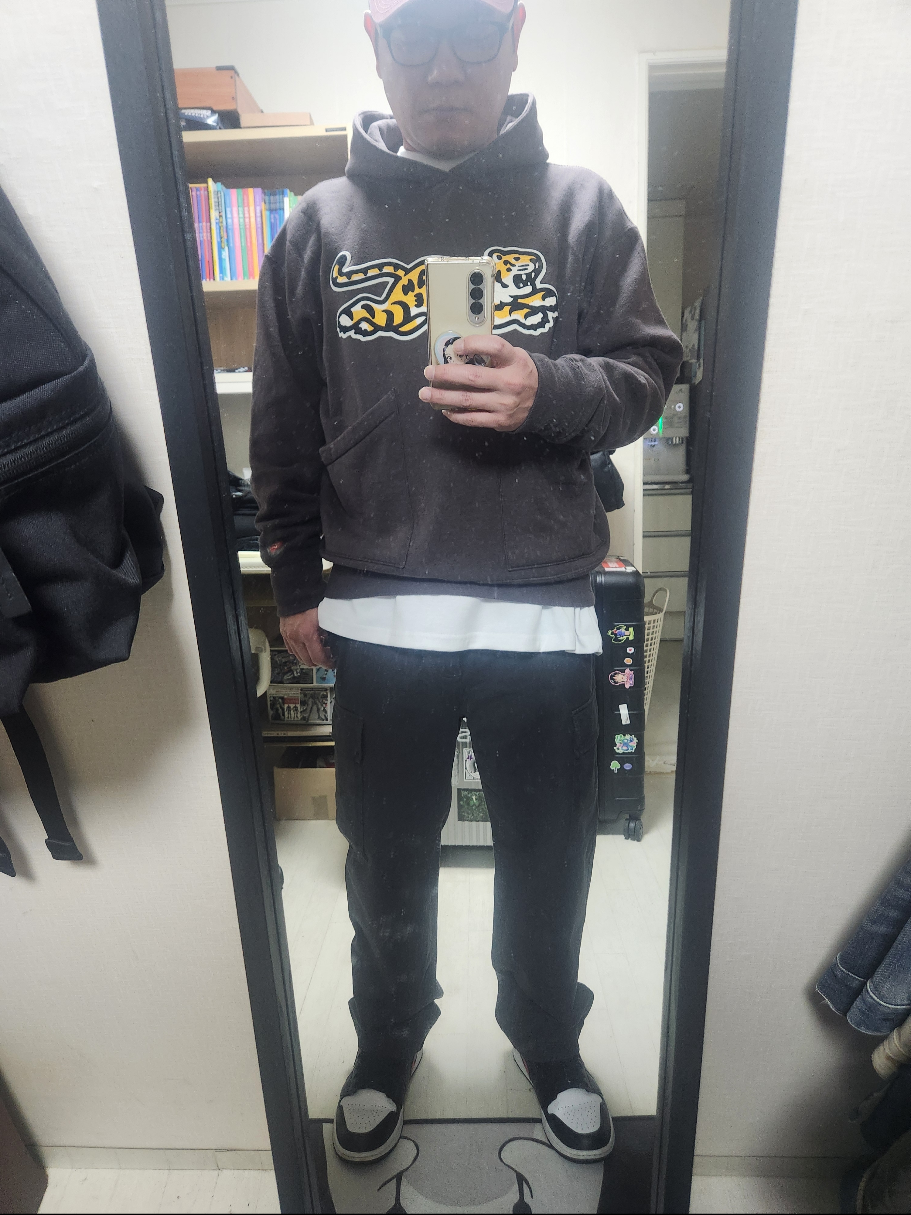 Jordan 1 Low Black Fire Red, IAB Studio Kuromi Long Sleeve White 착용 스타일 - 2