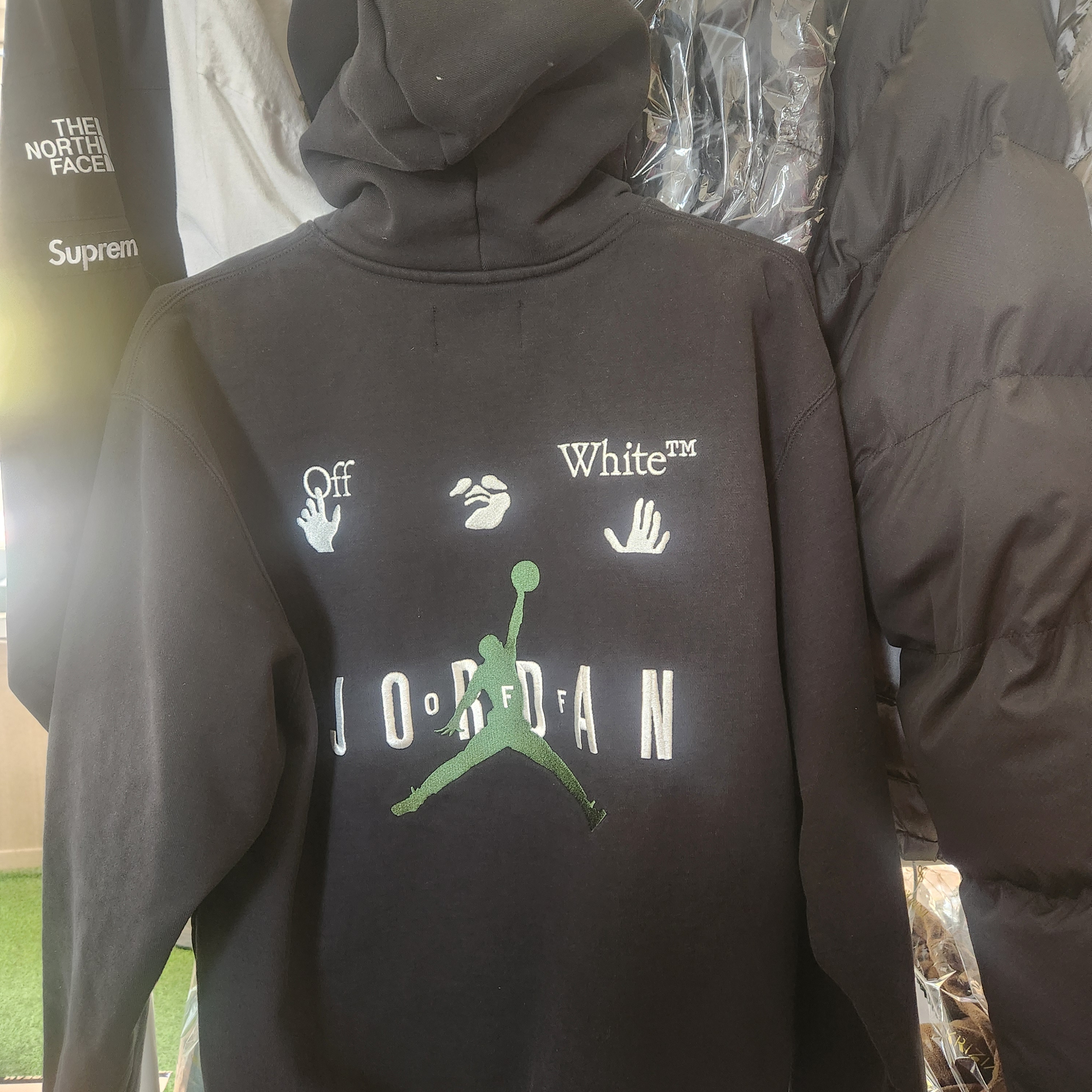 Jordan x Off-White Hoodie Black - Asia 착용 스타일 - 1