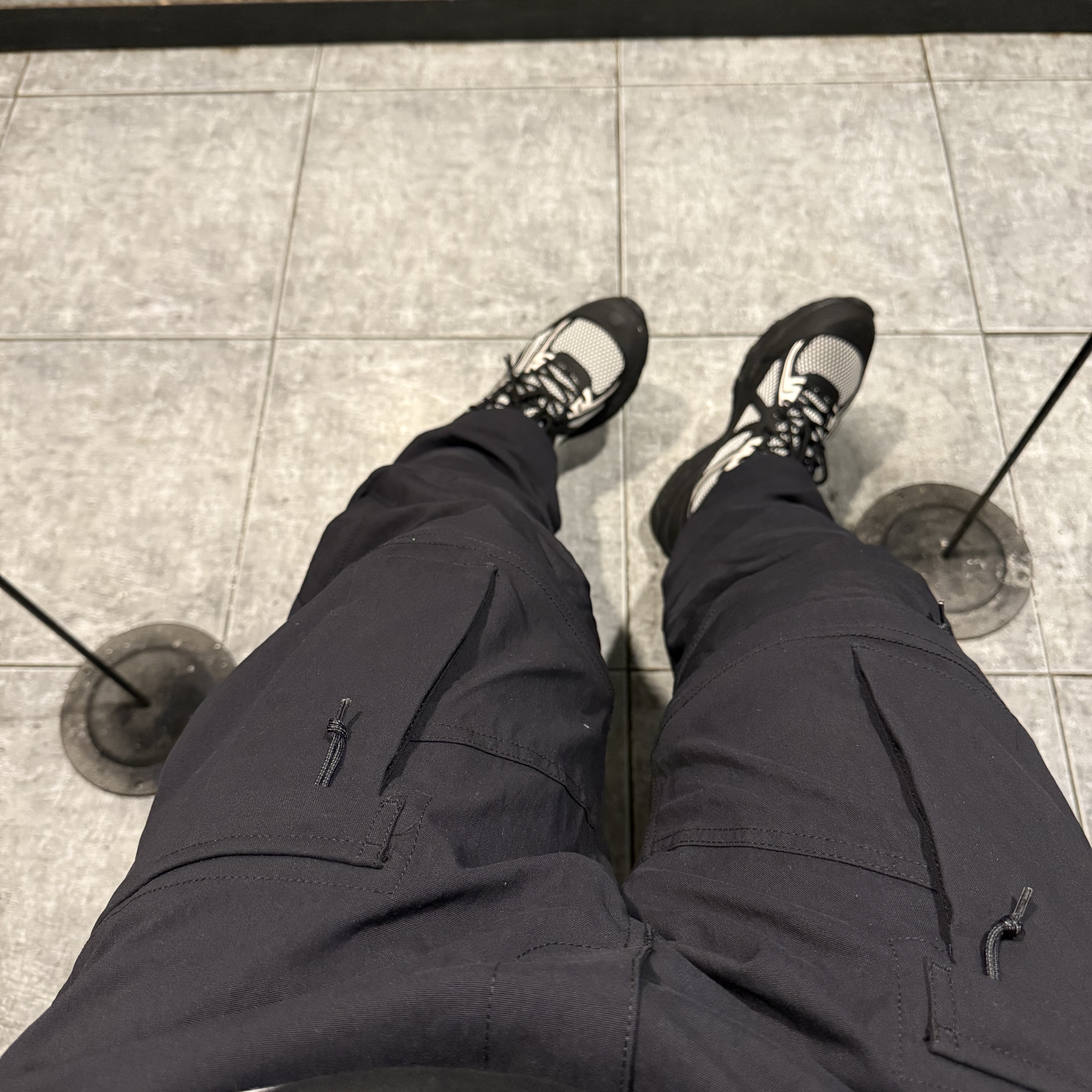Nike ACG Smith Summit Cargo Pants Black Anthracite - Asia, Asics Gel-Venture 6 Shield Black White 착용 스타일