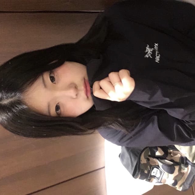 (W) Arc'teryx Squamish Hoody Black 착용 스타일 - 2