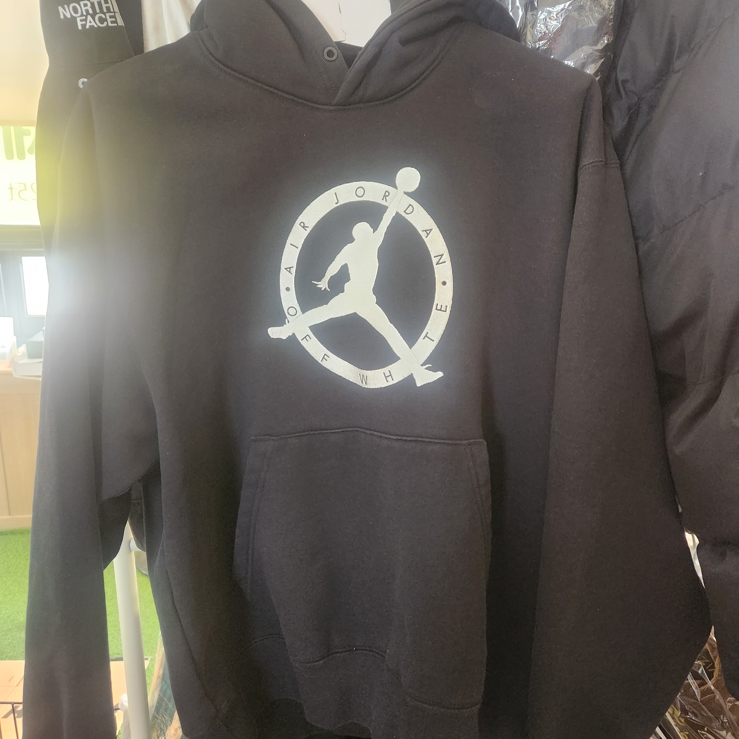 Jordan x Off-White Hoodie Black - Asia 착용 스타일 - 2